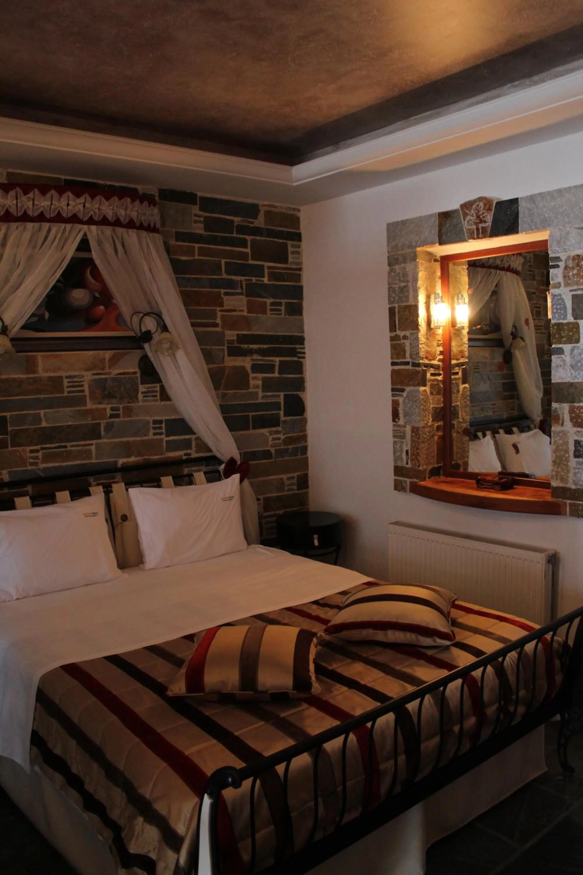 Bed in Aegean Wave - Faros