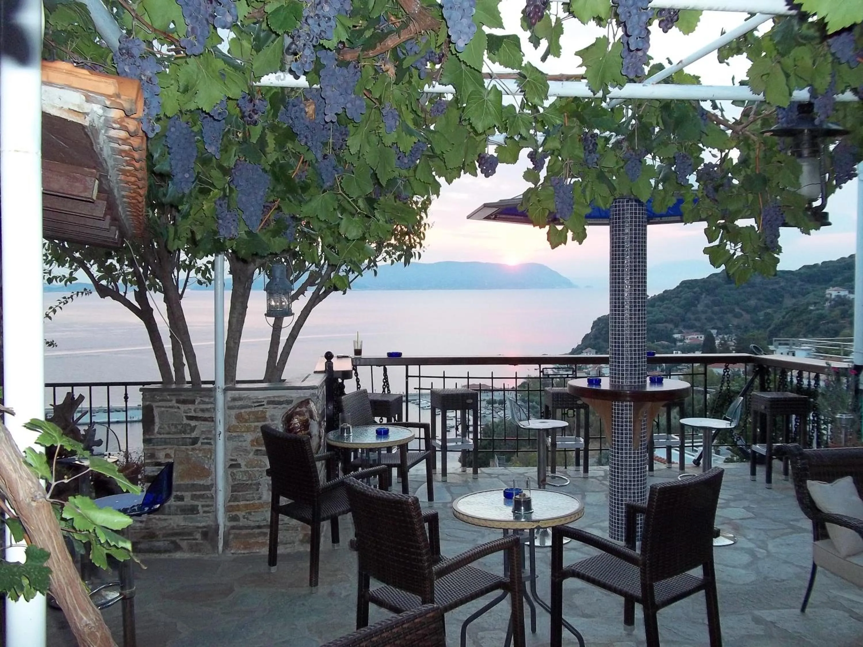 Lounge or bar in Aegean Wave - Faros