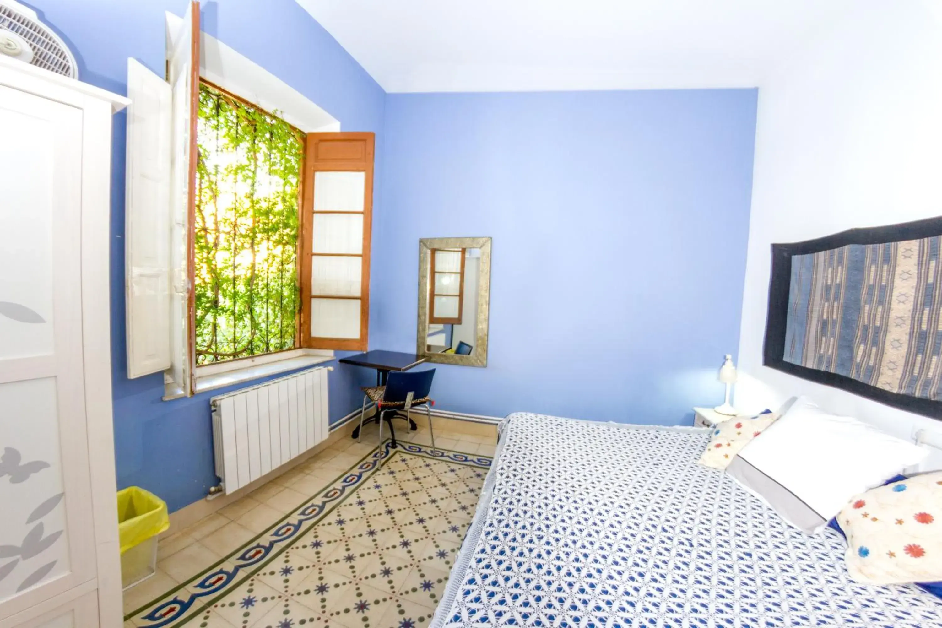 Double Room with Shared Bathroom in Villa Alicia Guest House Double Room with Shared Bathroom in Villa Alicia Guest House