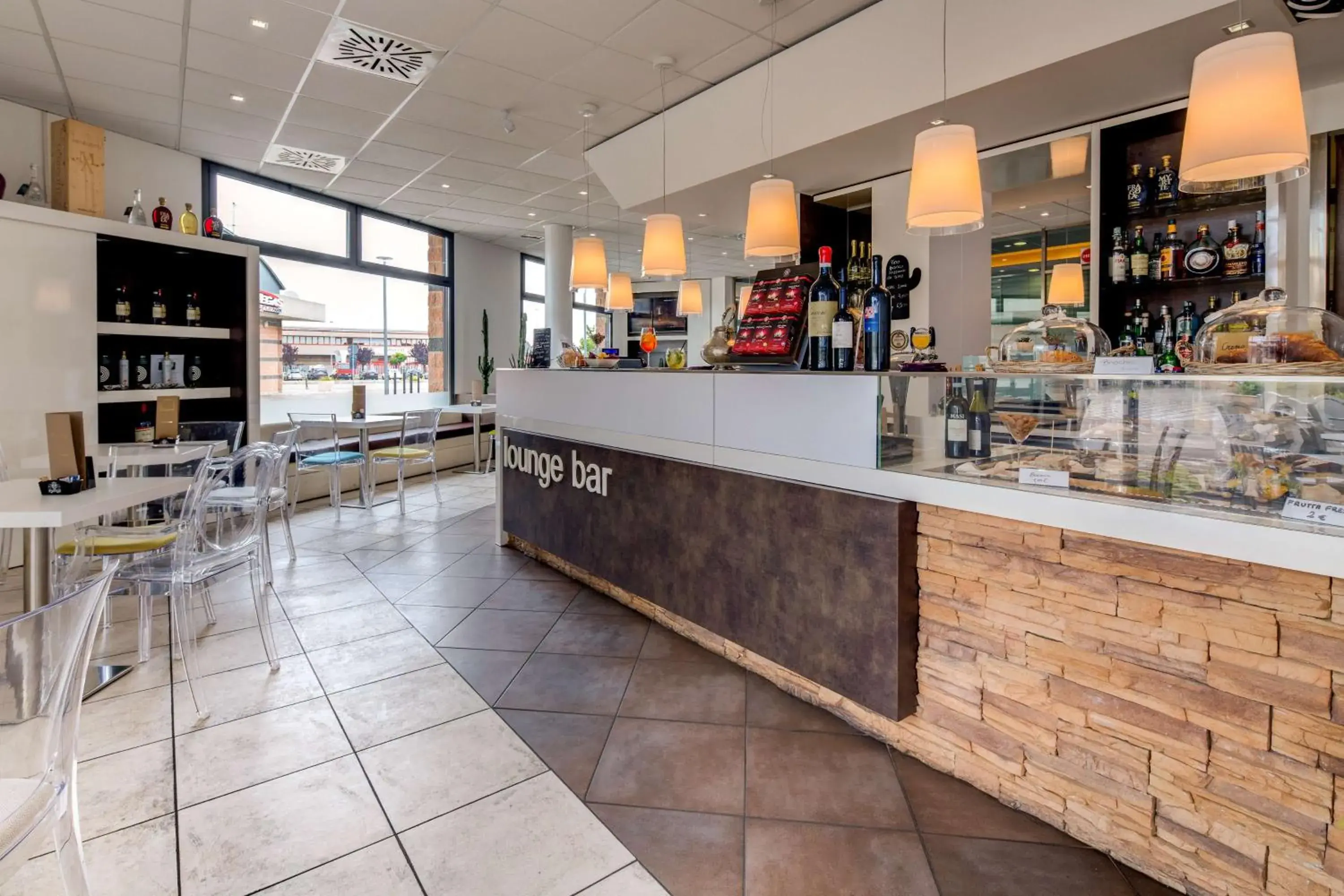 Lounge or bar in Best Western Plus Hotel Expo Lounge or bar in Best Western Plus Hotel Expo