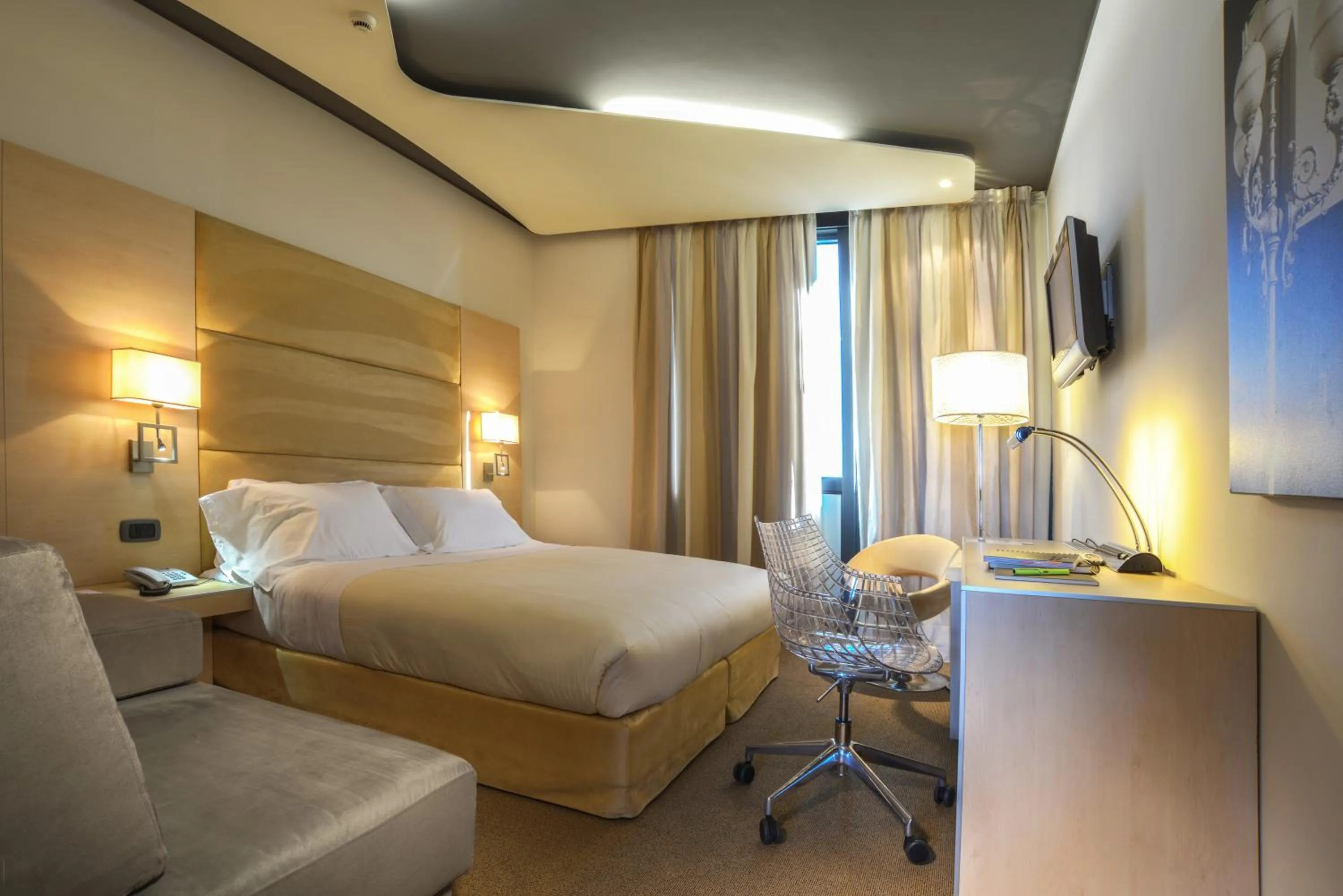 Photo of the whole room, Bed in Best Western Plus Hotel Expo