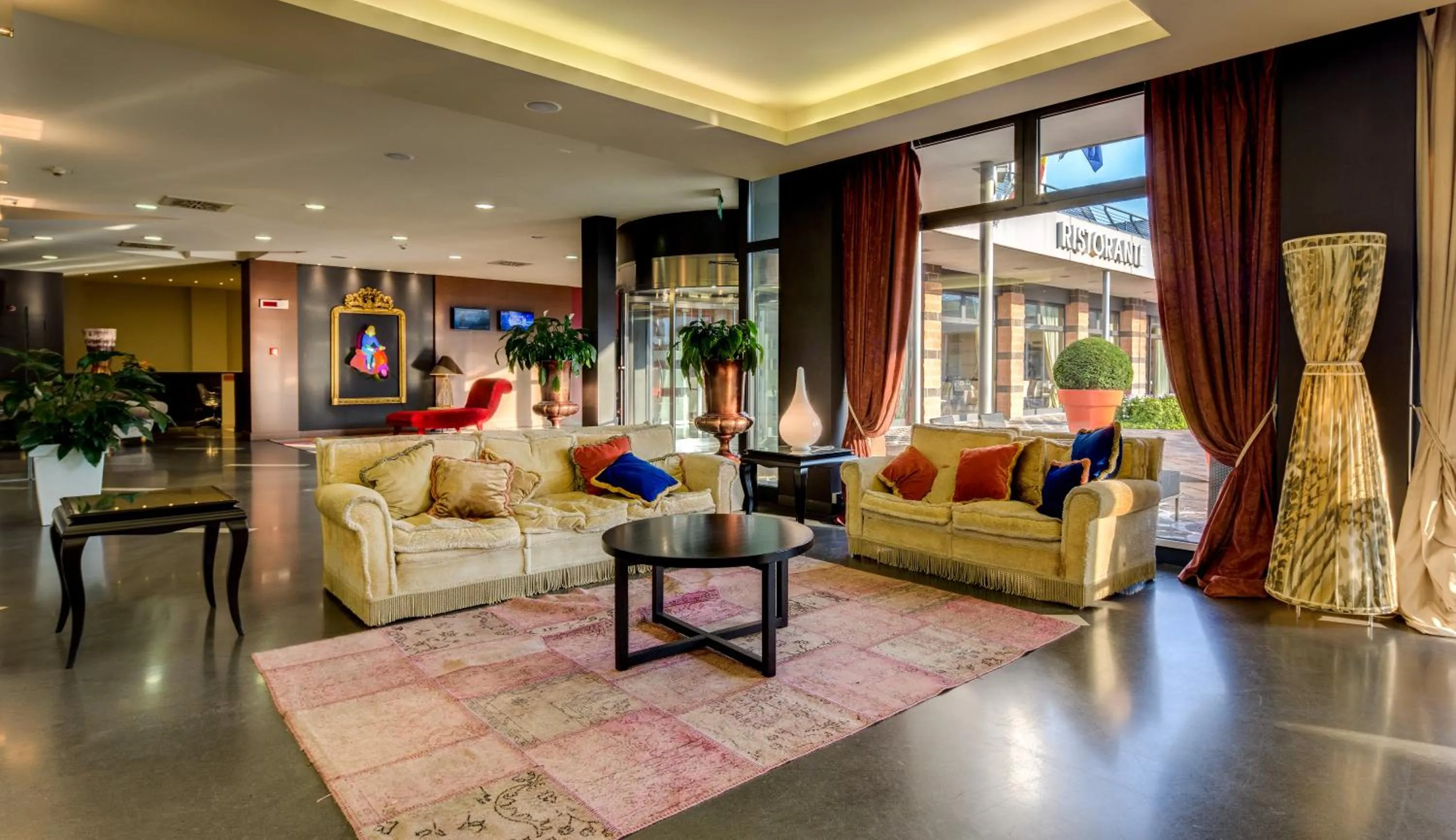 Lobby or reception in Best Western Plus Hotel Expo