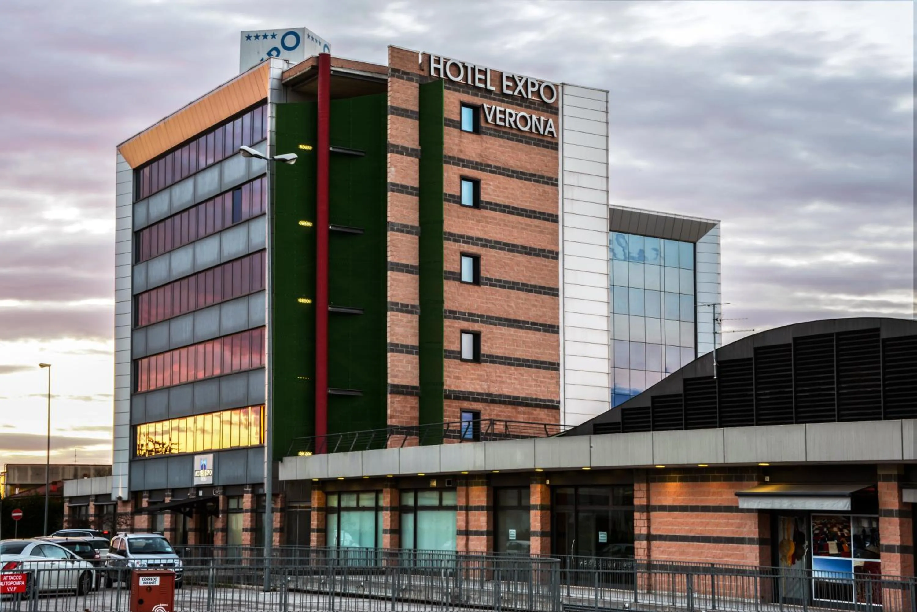 Facade/entrance in Best Western Plus Hotel Expo