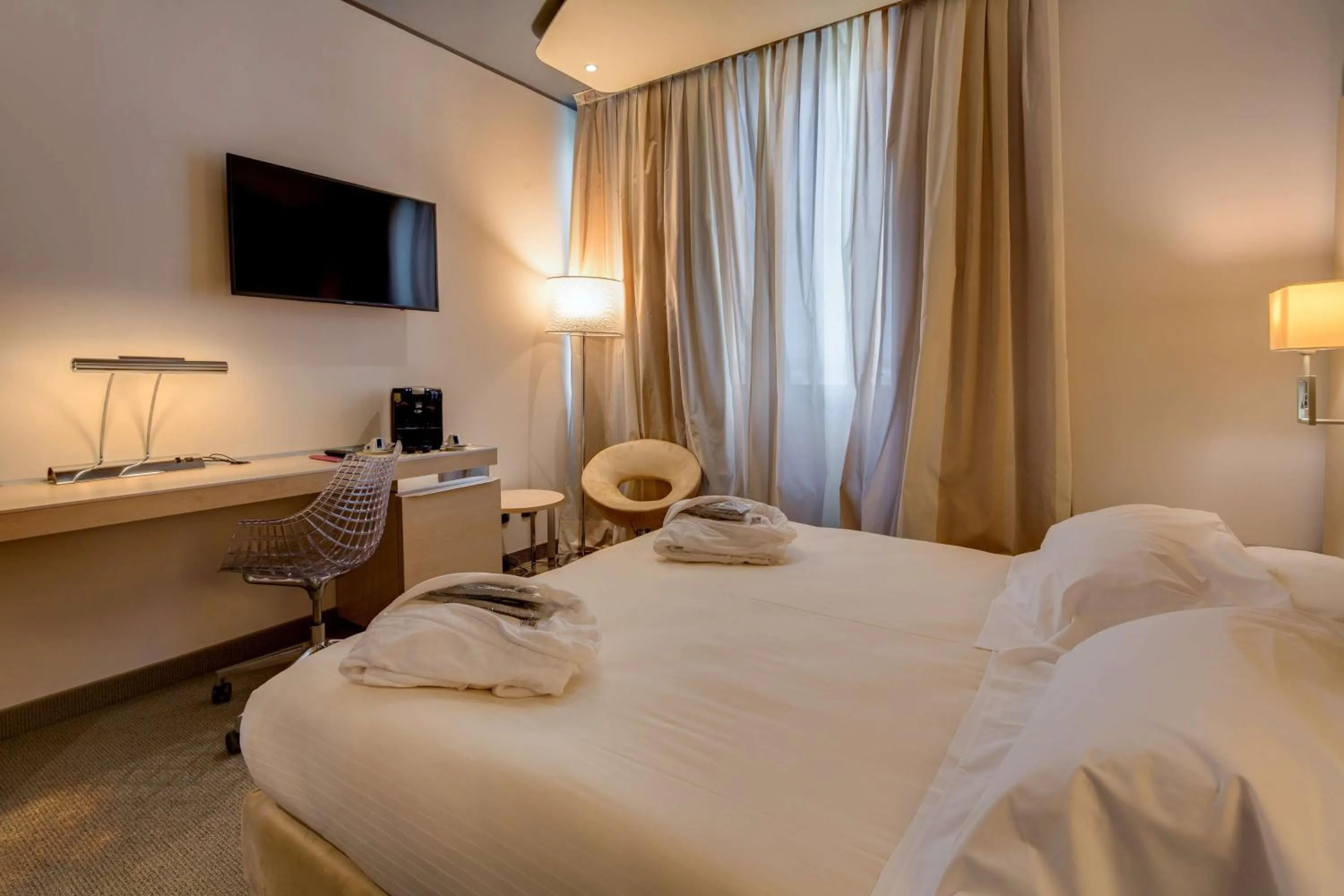 Bedroom, Bed in Best Western Plus Hotel Expo