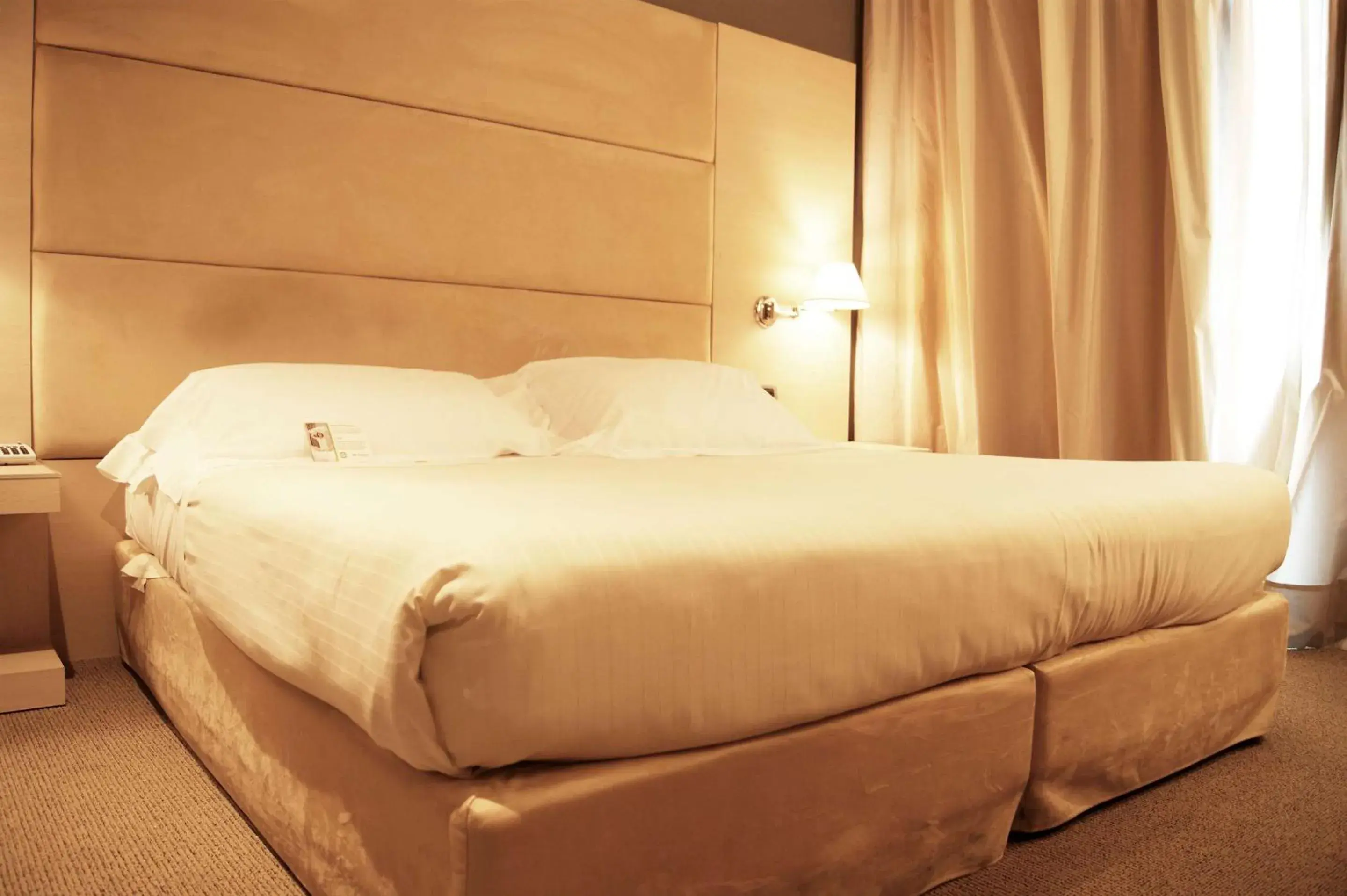 Bedroom, Bed in Best Western Plus Hotel Expo Bedroom, Bed in Best Western Plus Hotel Expo