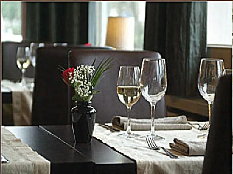 Restaurant/places to eat in Hotel Internos