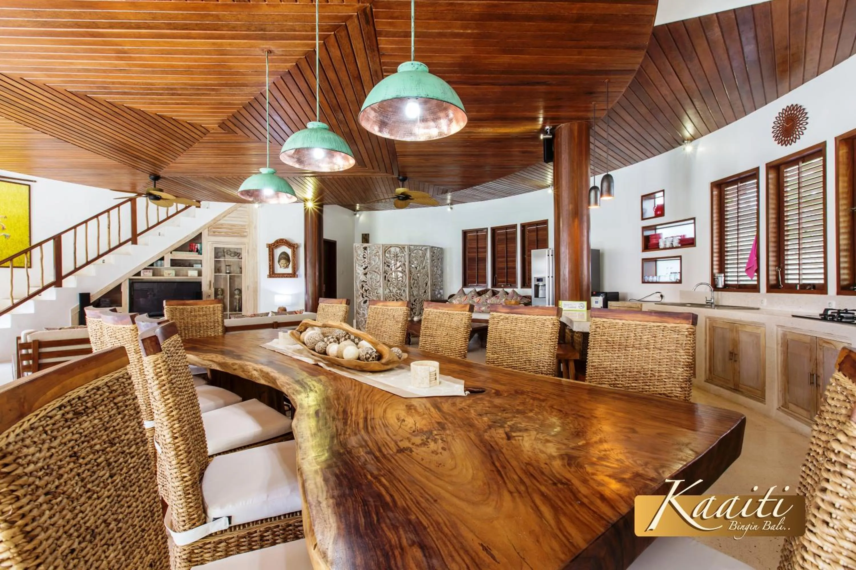 Communal lounge/ TV room in Villa Kaaiti