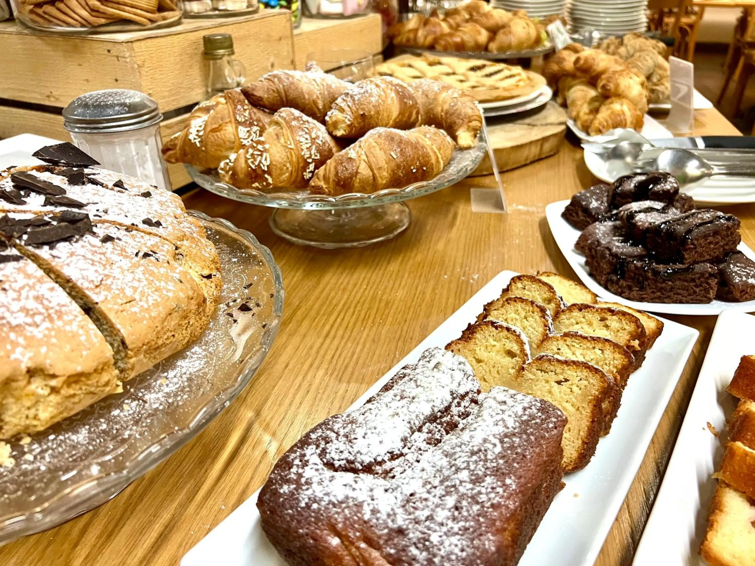 Buffet breakfast in Hotel Miramonti