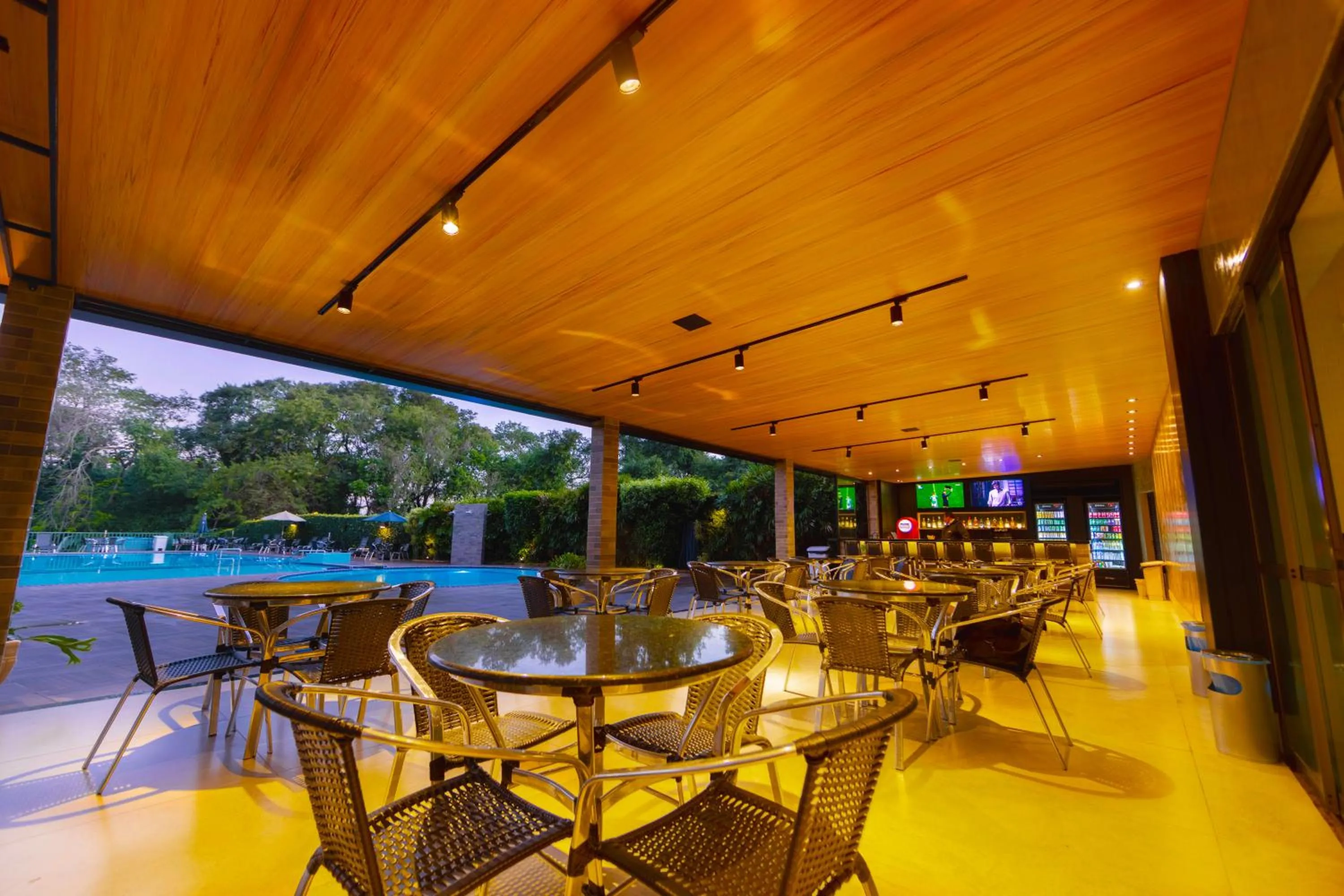 Restaurant/places to eat in Falls Galli Hotel