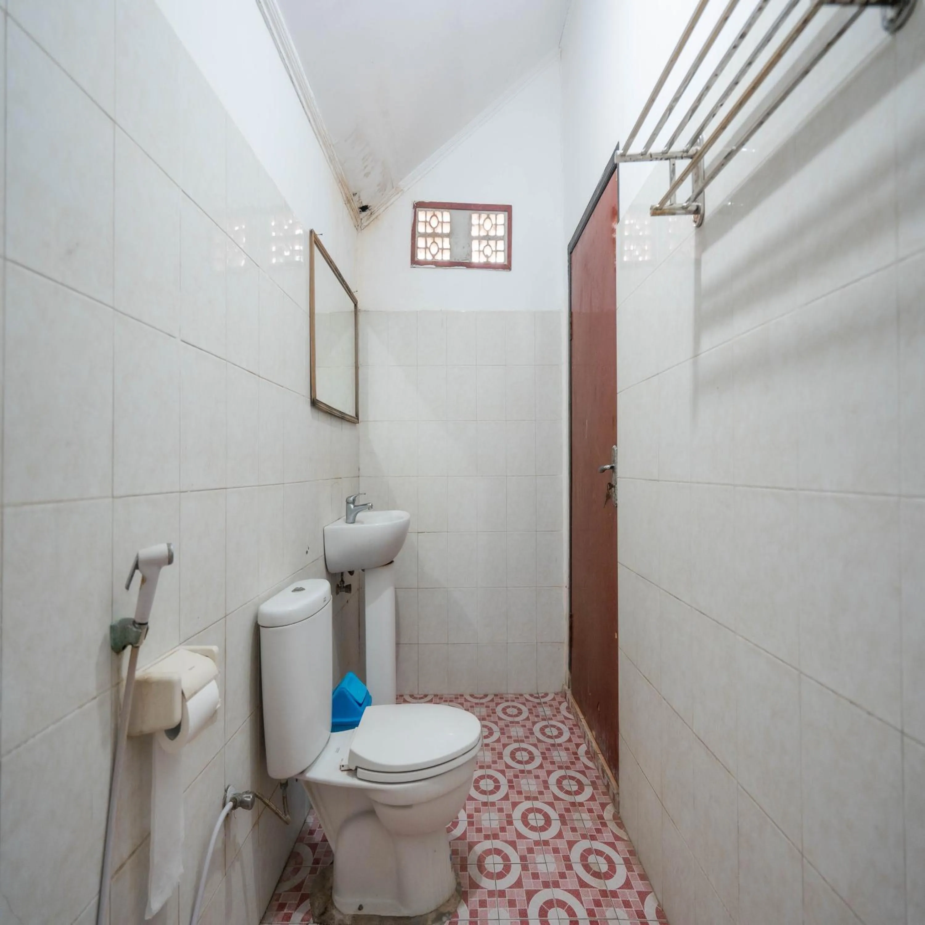 Bathroom in RedDoorz at Ocean 2 Gili Trawangan