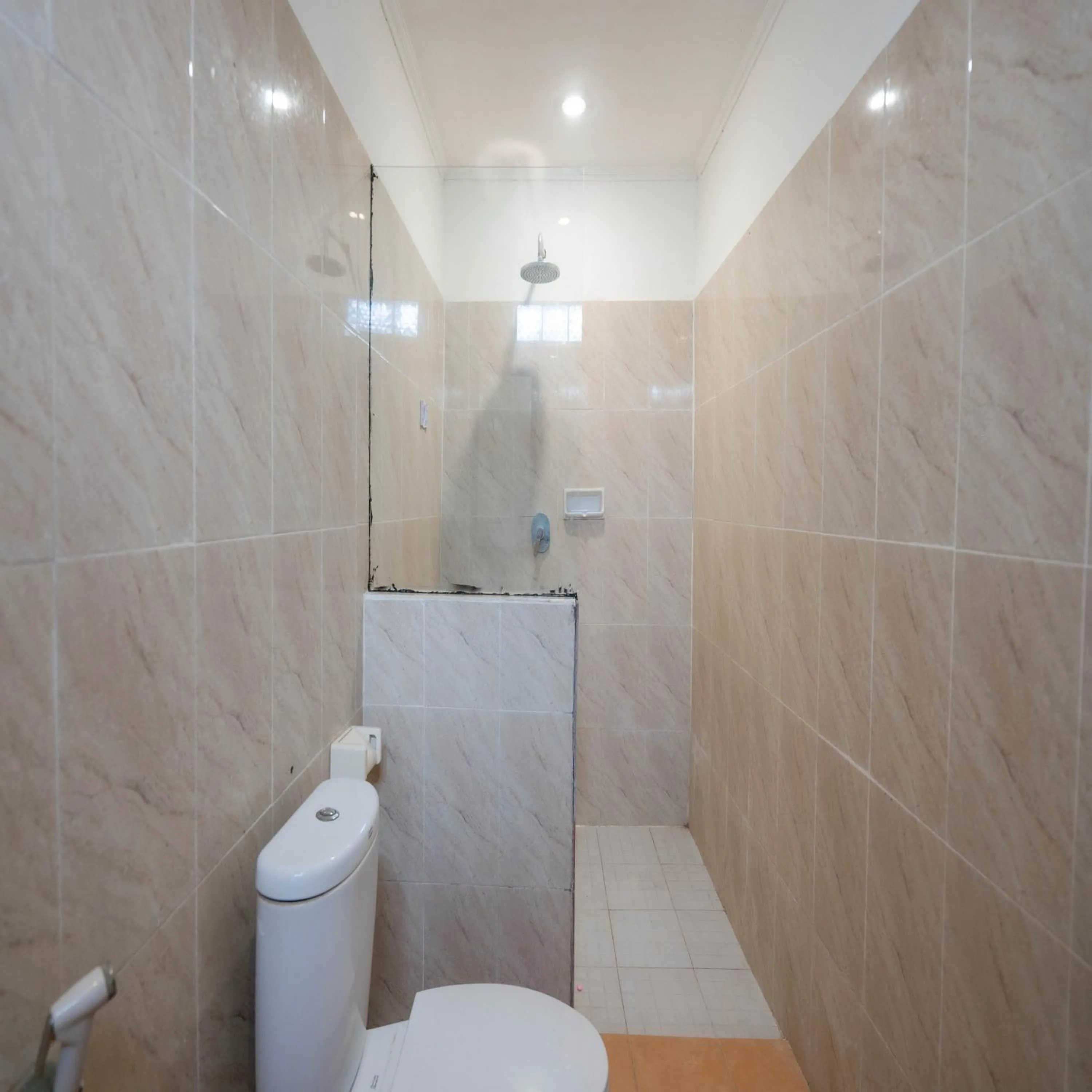 Bathroom in RedDoorz at Ocean 2 Gili Trawangan