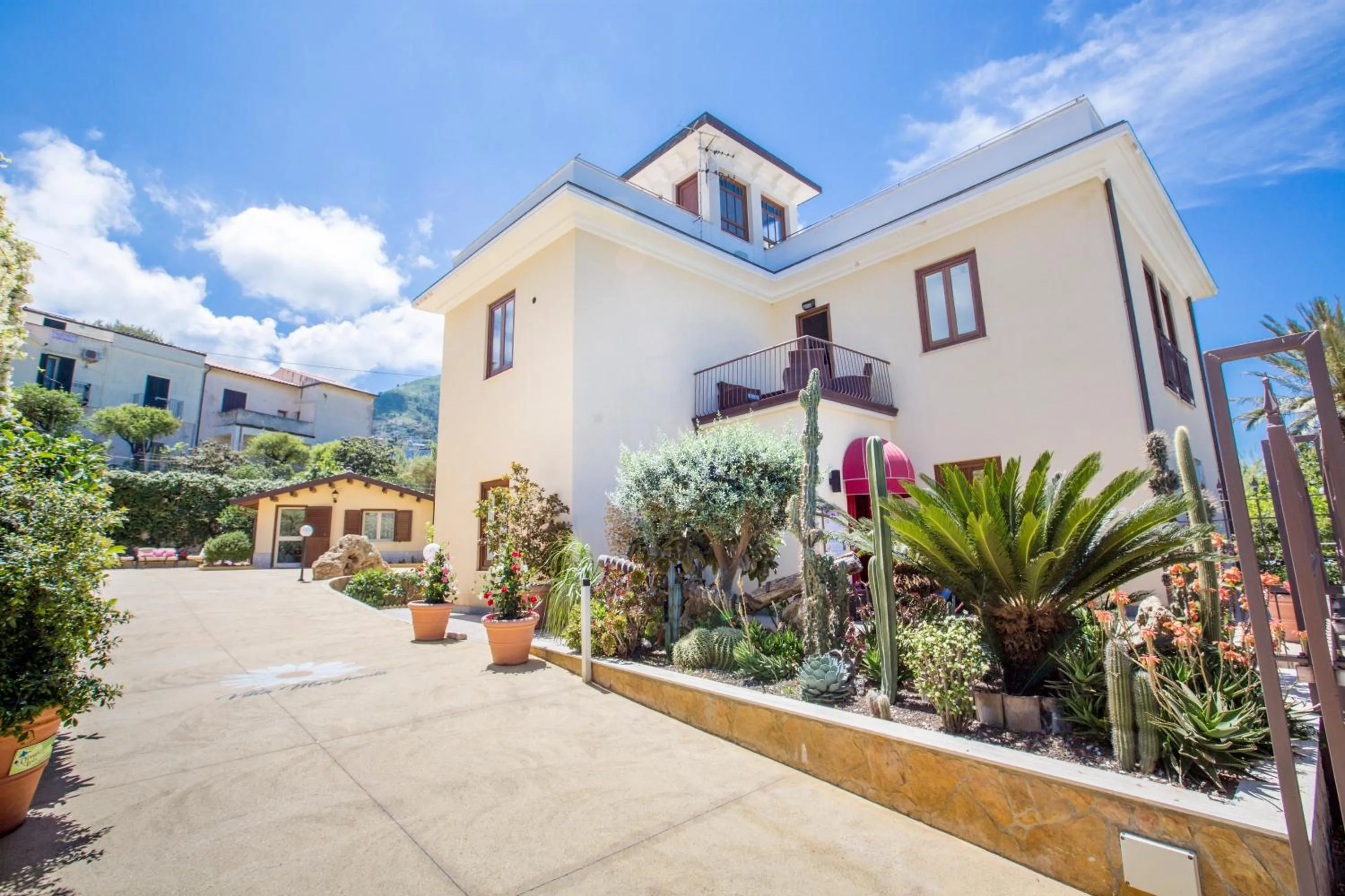 Facade/entrance in Villa Margherita