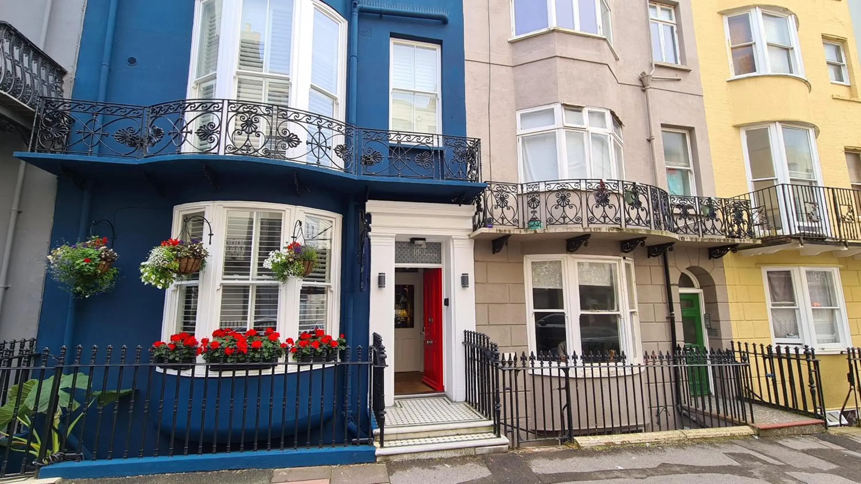 Property Building in Red Brighton Blue