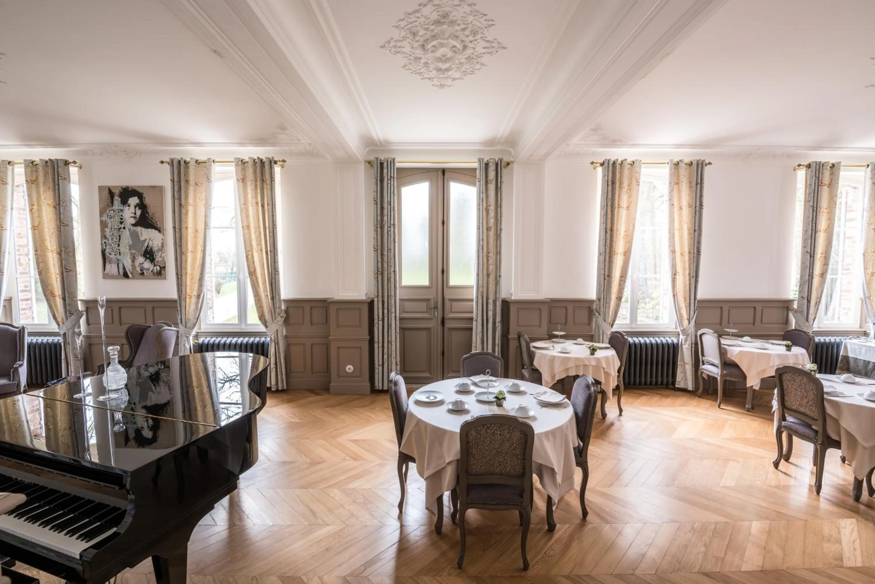 Decorative detail in Château de Montabert