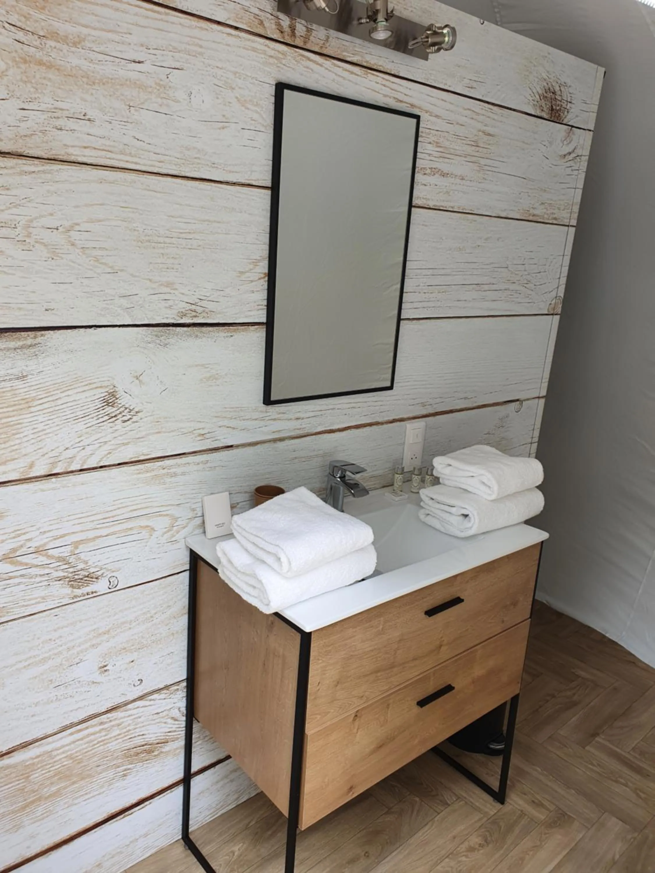 Bathroom in Château de Montabert