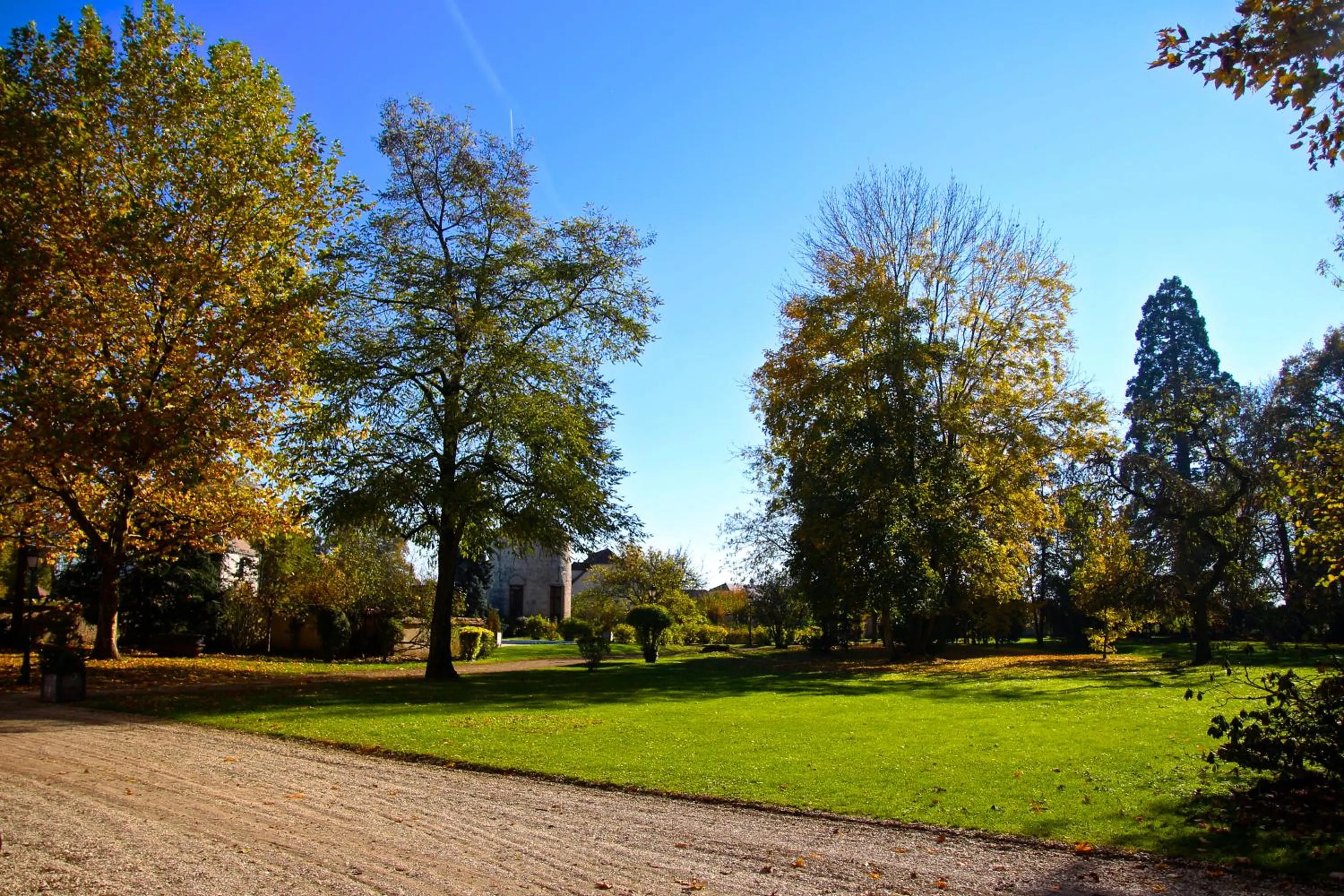 Garden in Château de Montabert