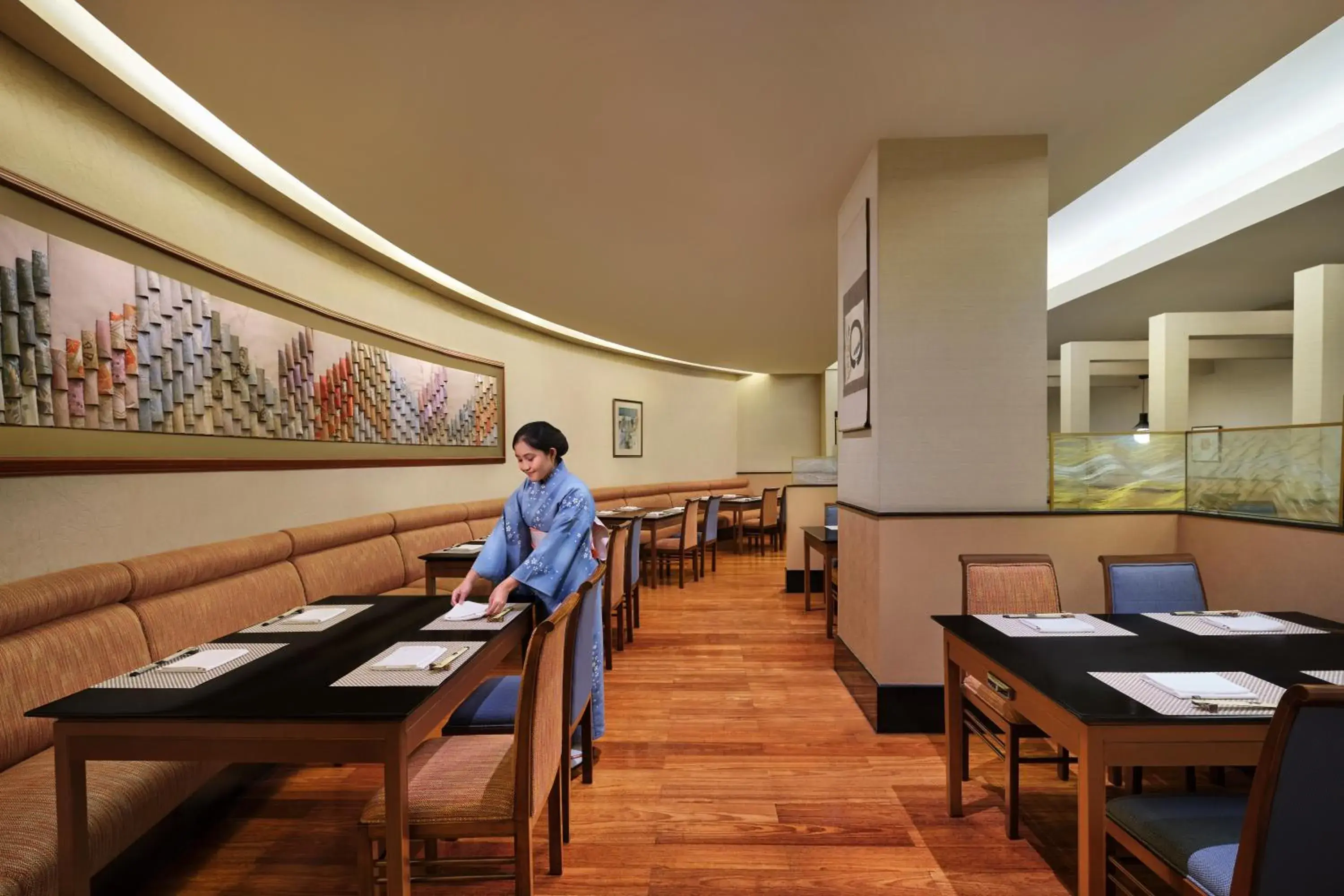 Restaurant/places to eat in Shangri-La Jakarta Restaurant/places to eat in Shangri-La Jakarta