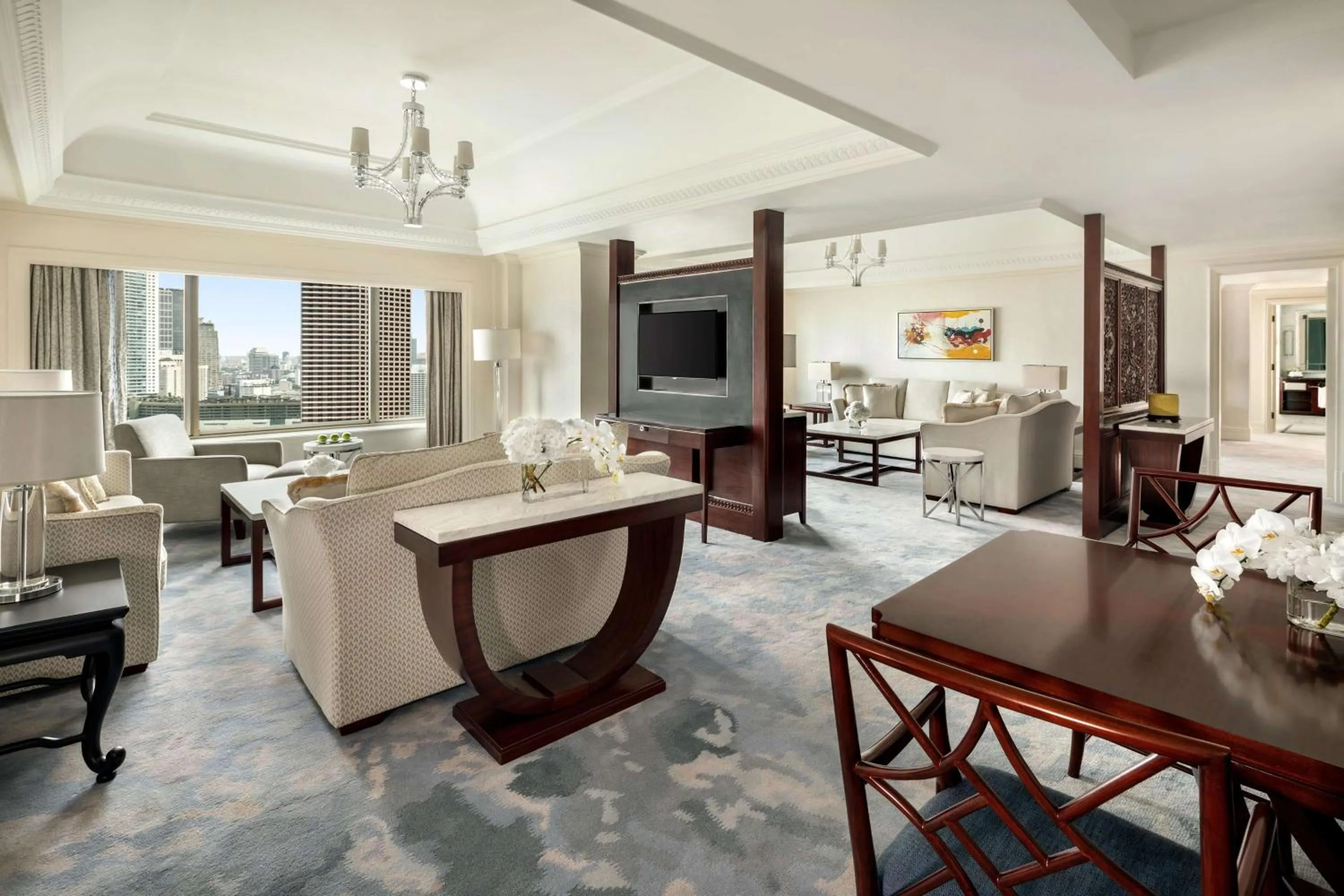 Photo of the whole room in Shangri-La Jakarta