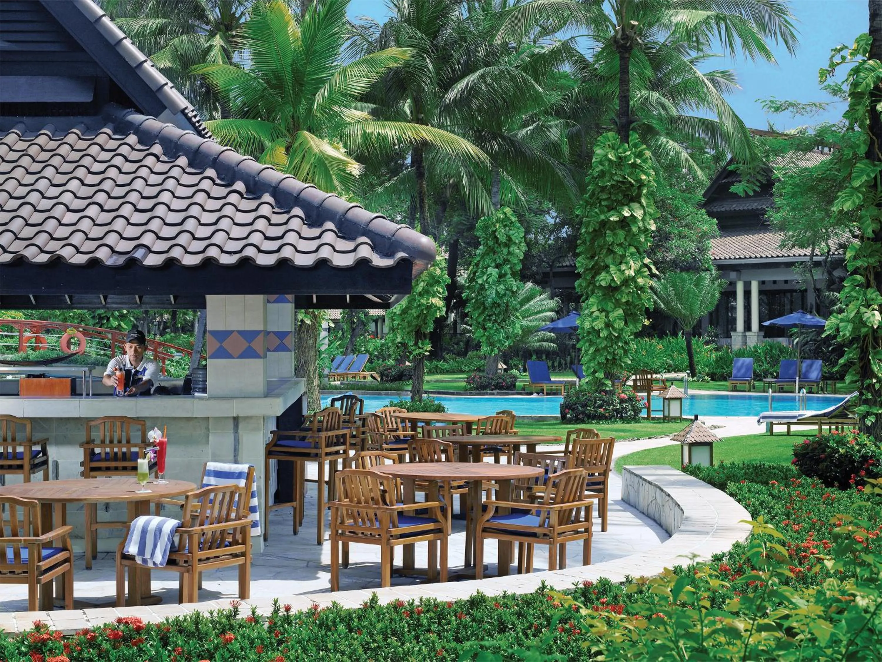 Swimming pool in Shangri-La Jakarta