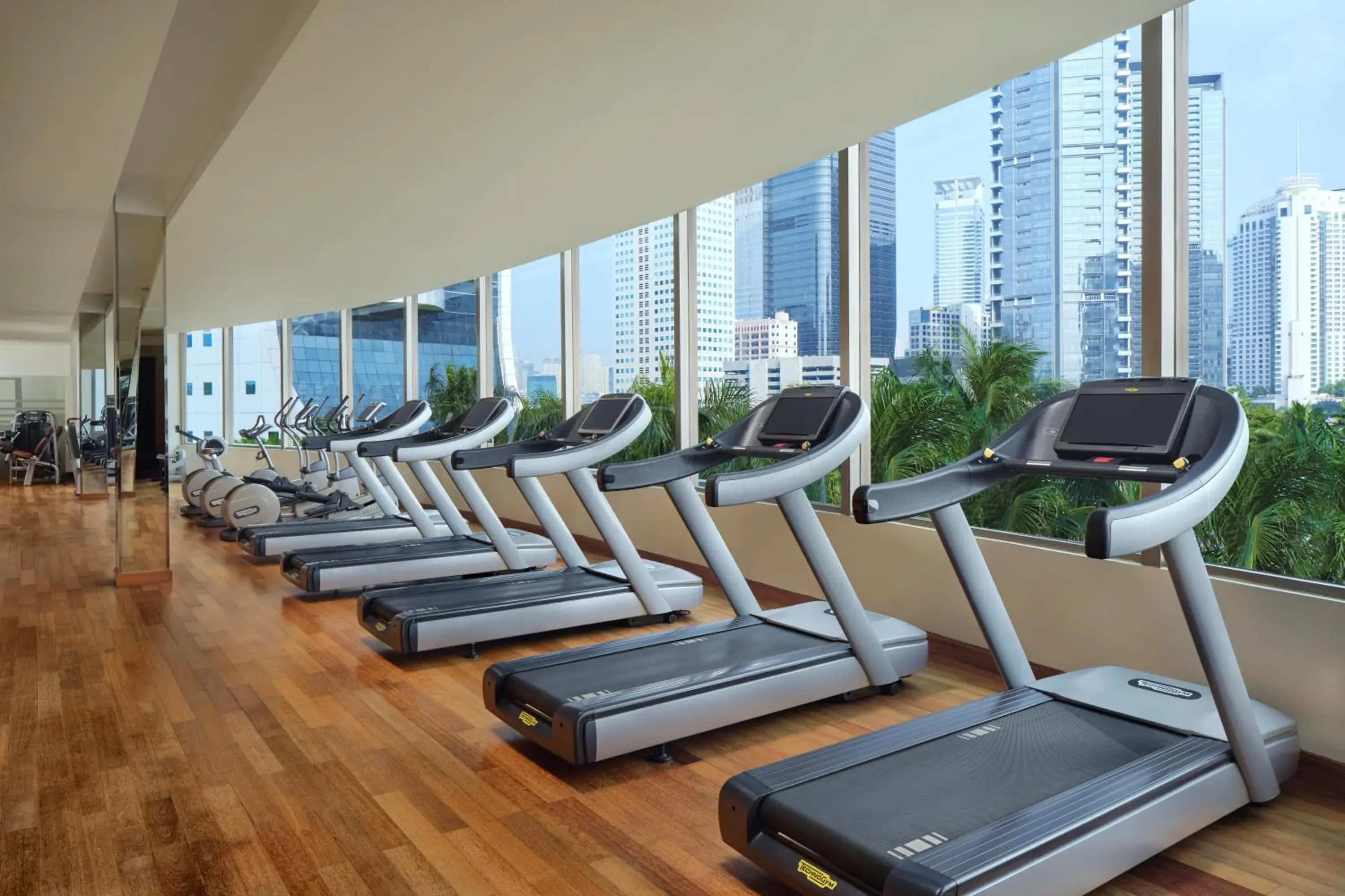 Fitness centre/facilities in Shangri-La Jakarta Fitness centre/facilities in Shangri-La Jakarta
