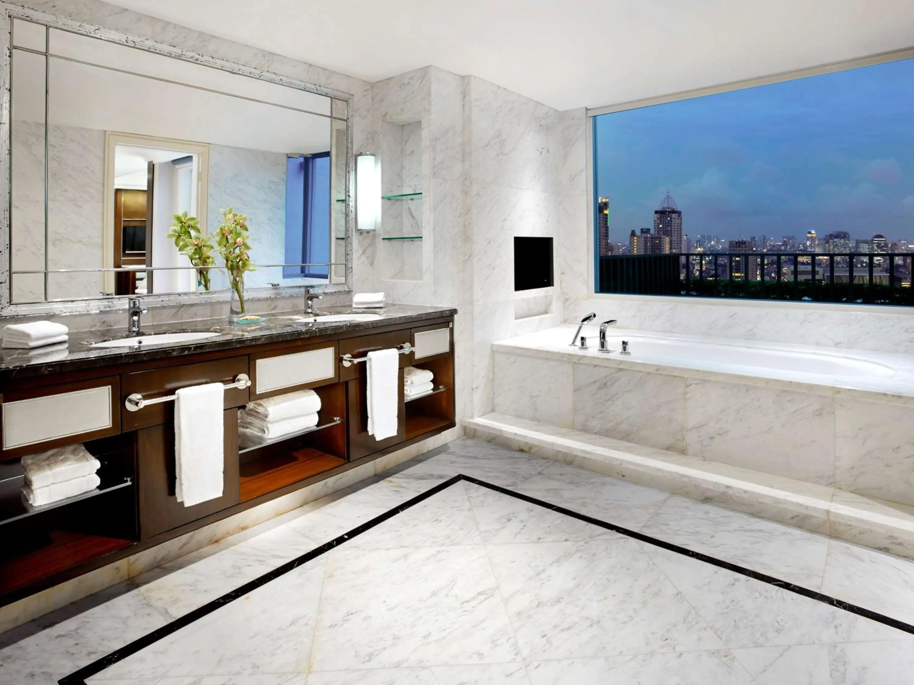 Bathroom in Shangri-La Jakarta