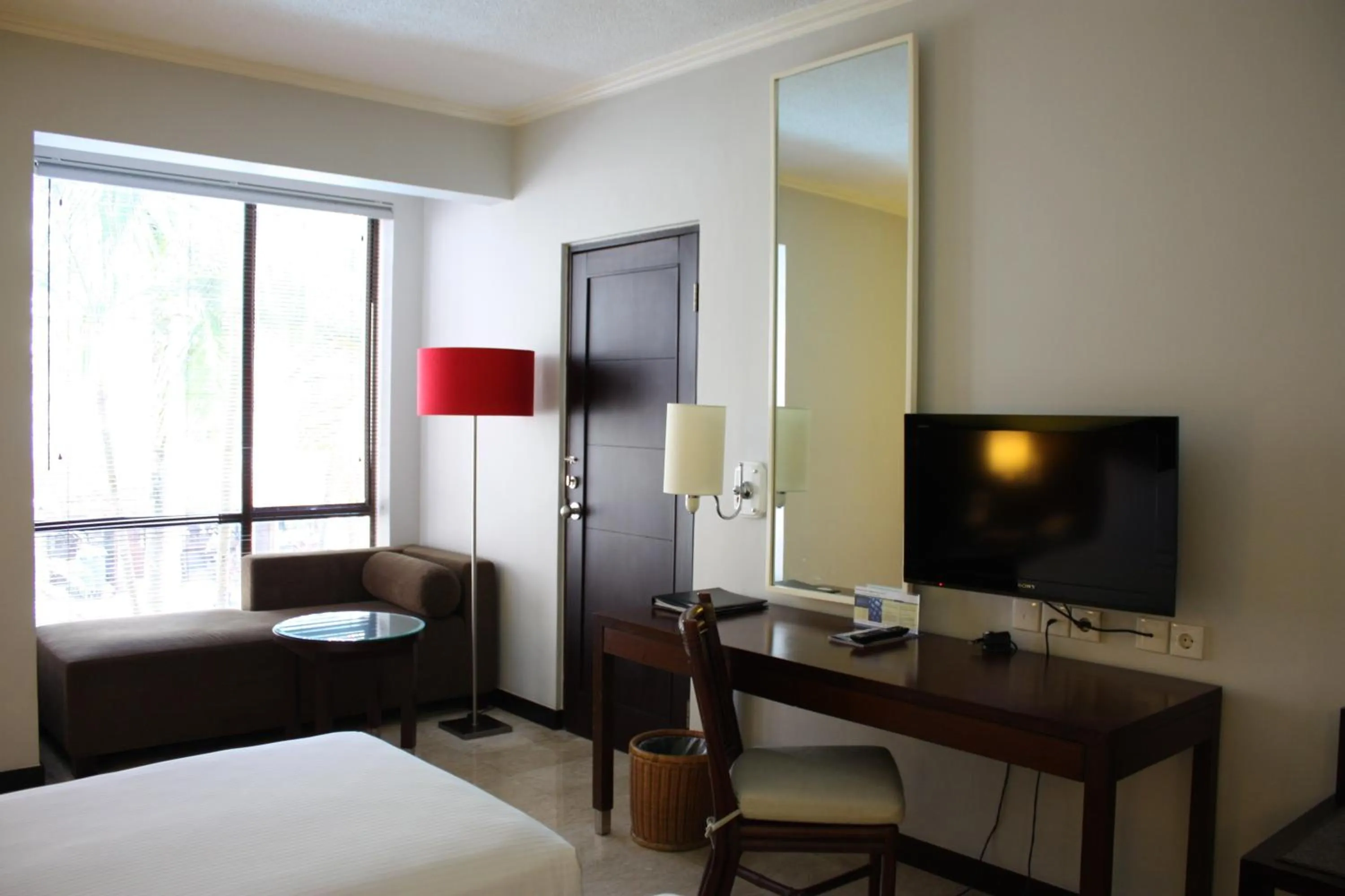 Seating area, Bed in Prime Plaza Hotel Sanur – Bali