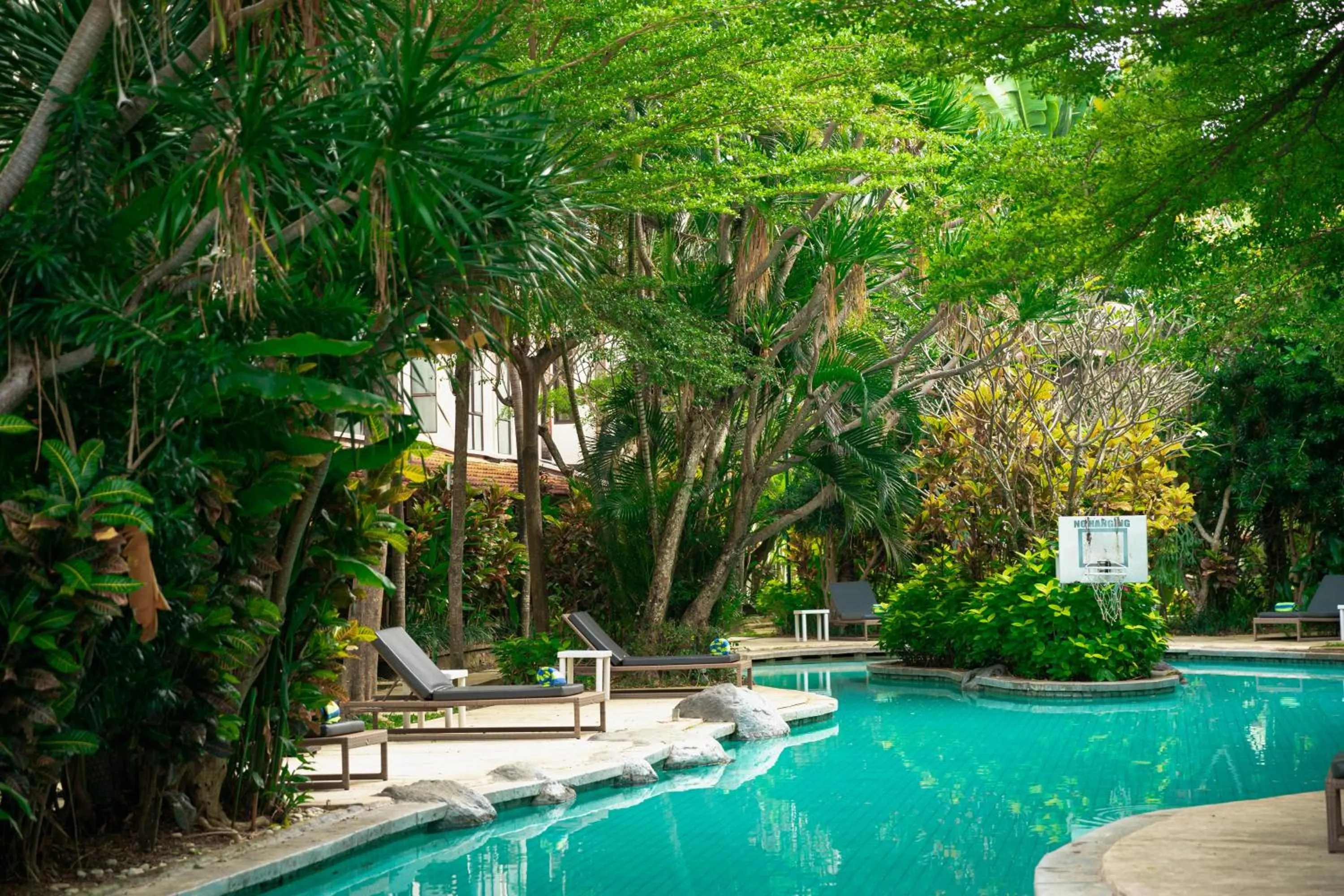 Swimming pool in Prime Plaza Hotel Sanur – Bali