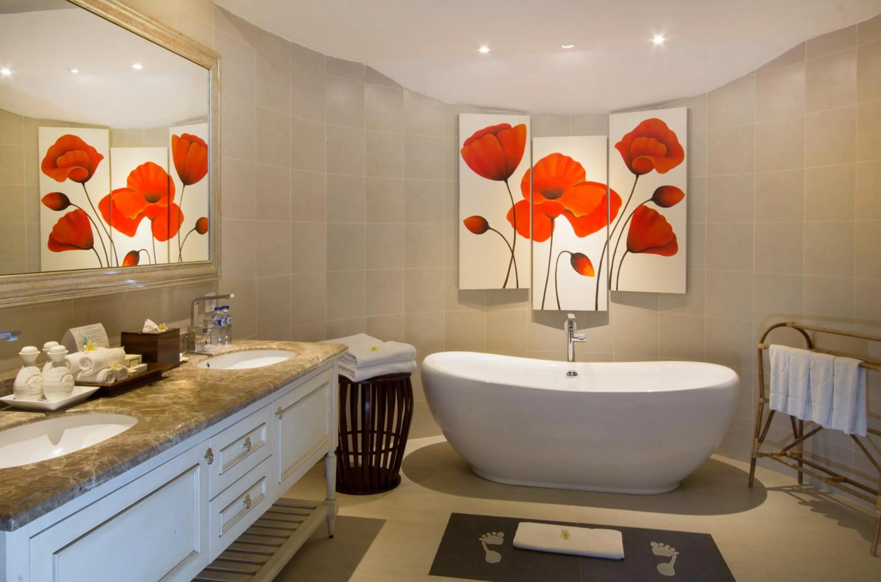 Bathroom in Grand Balisani Suites Hotel