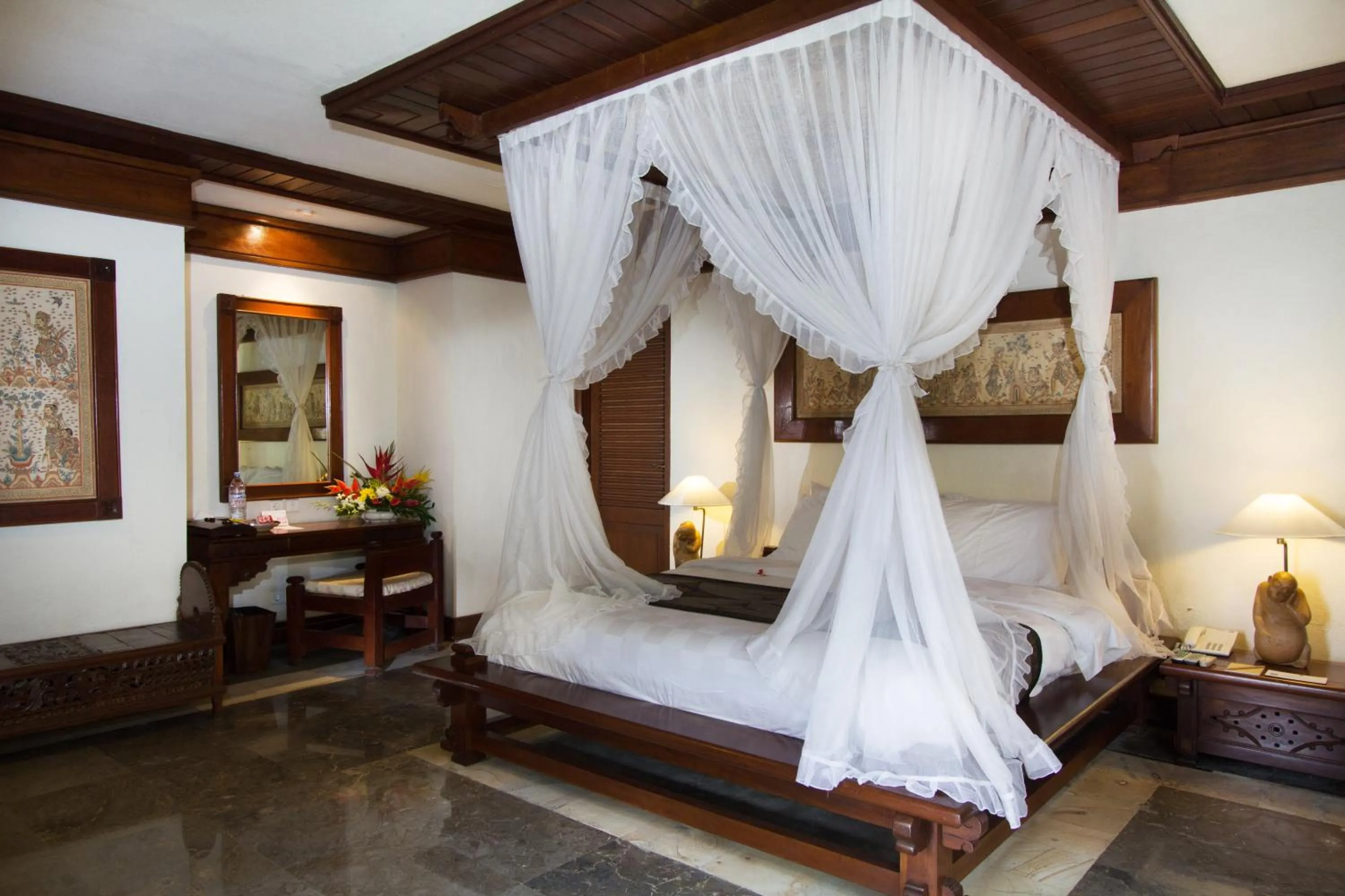 Bedroom, Bed in Grand Balisani Suites Hotel