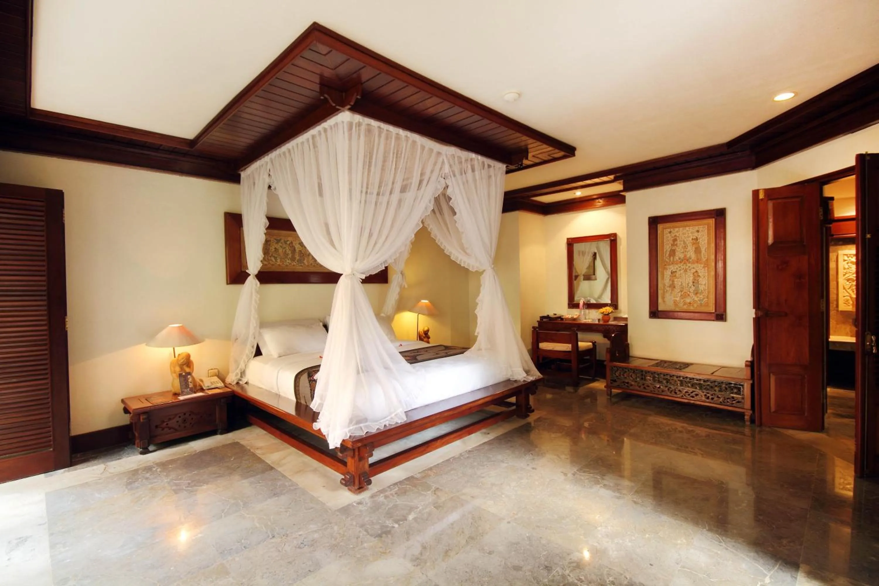 Bedroom, Bed in Grand Balisani Suites Hotel