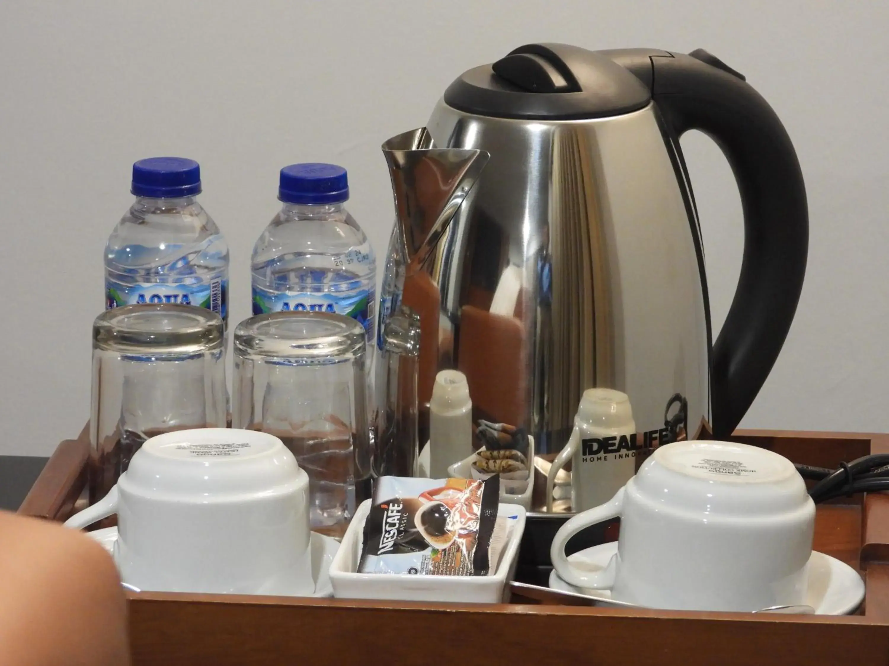 Coffee/tea facilities in Travellers Hotel Jakarta