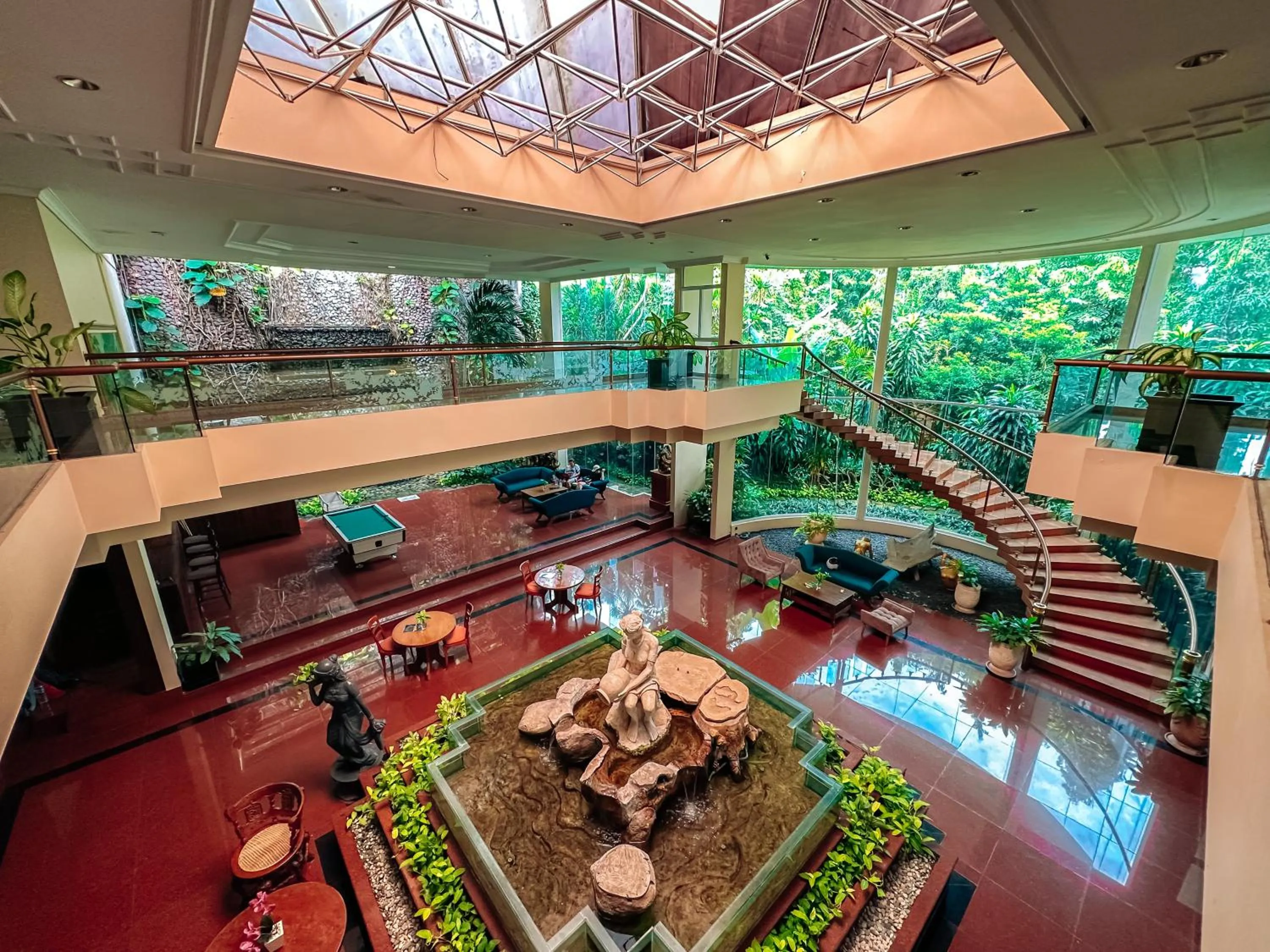 Lounge or bar in Parigata Resorts and Spa