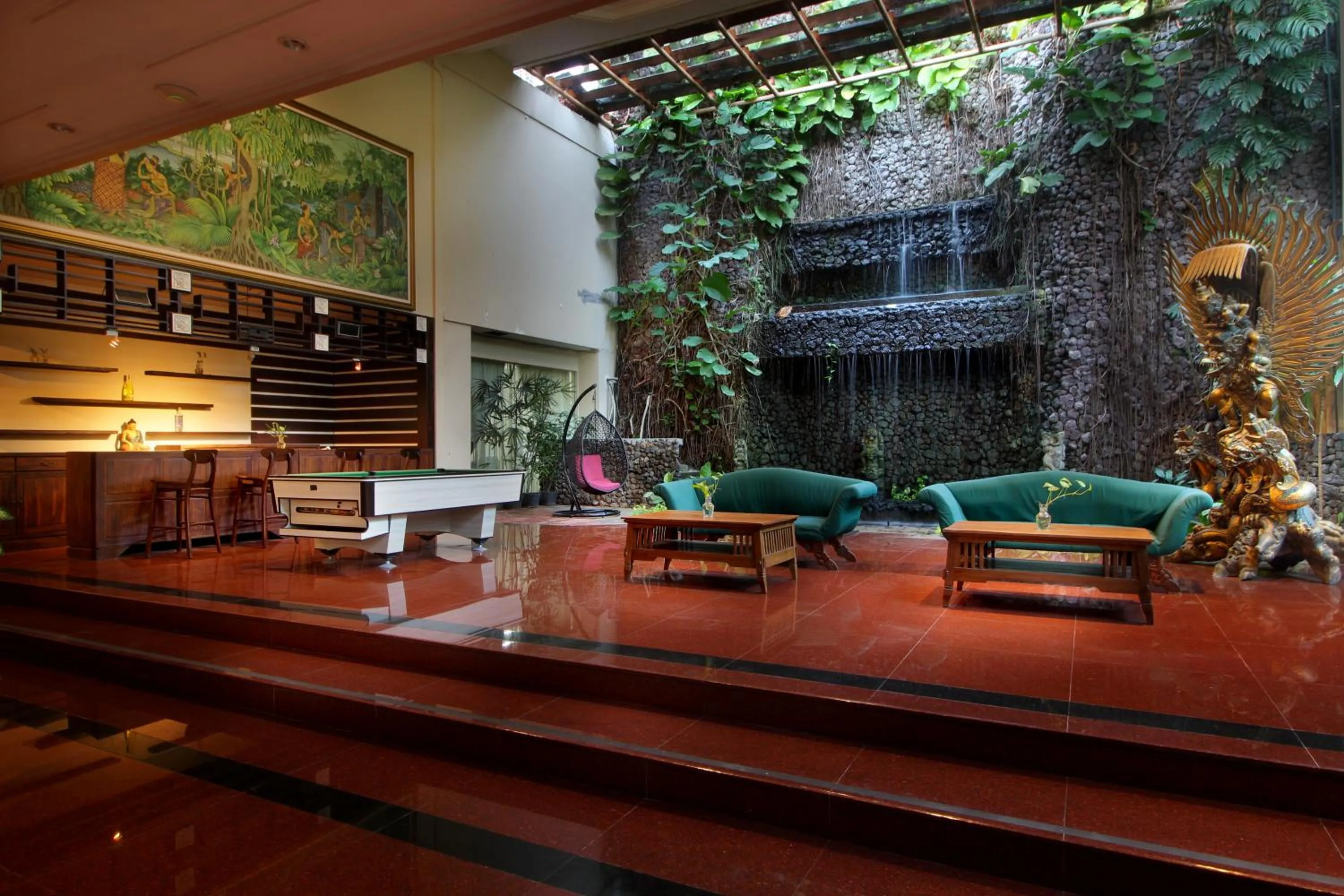 Lounge or bar in Parigata Resorts and Spa