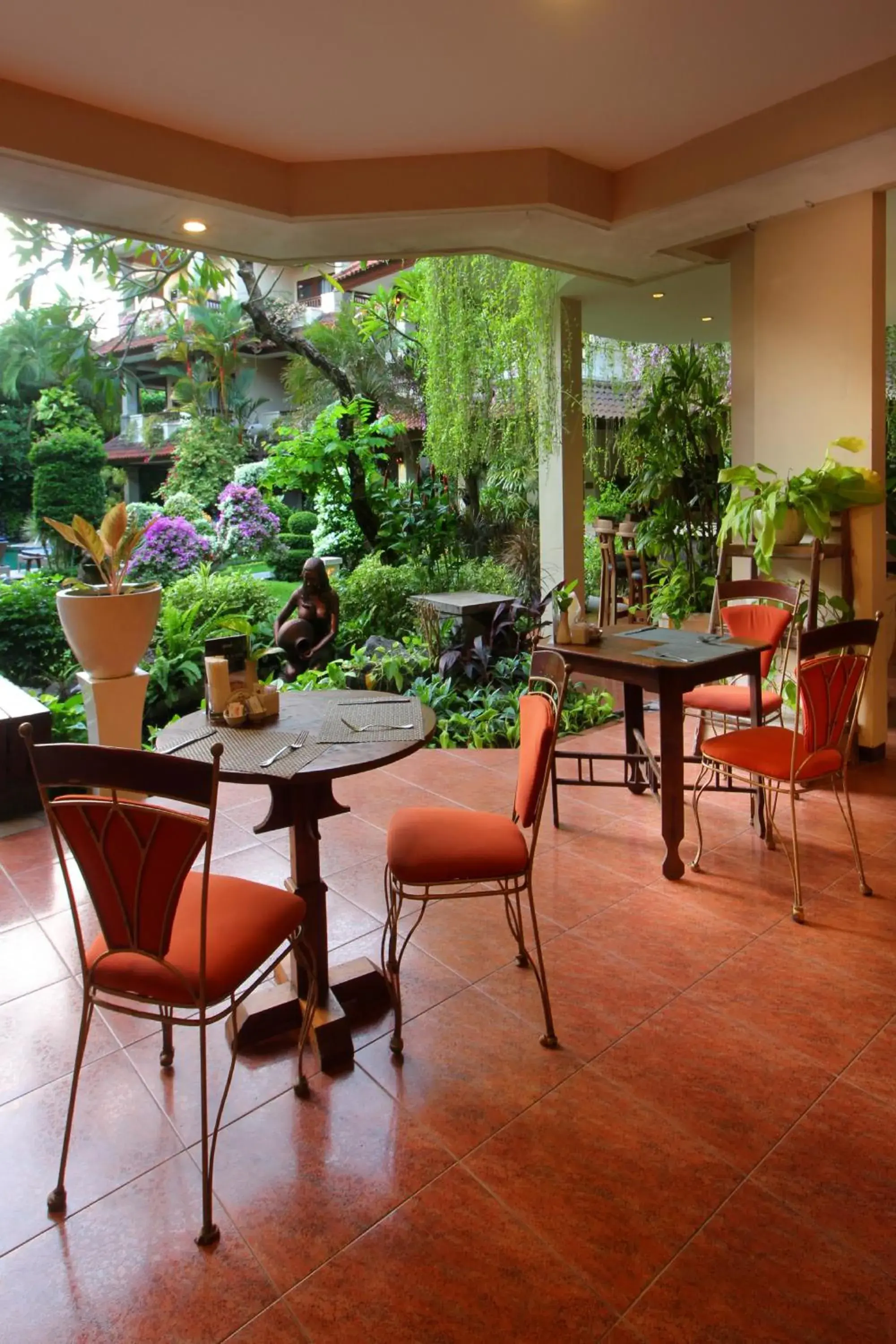 Restaurant/places to eat in Parigata Resorts and Spa Restaurant/places to eat in Parigata Resorts and Spa