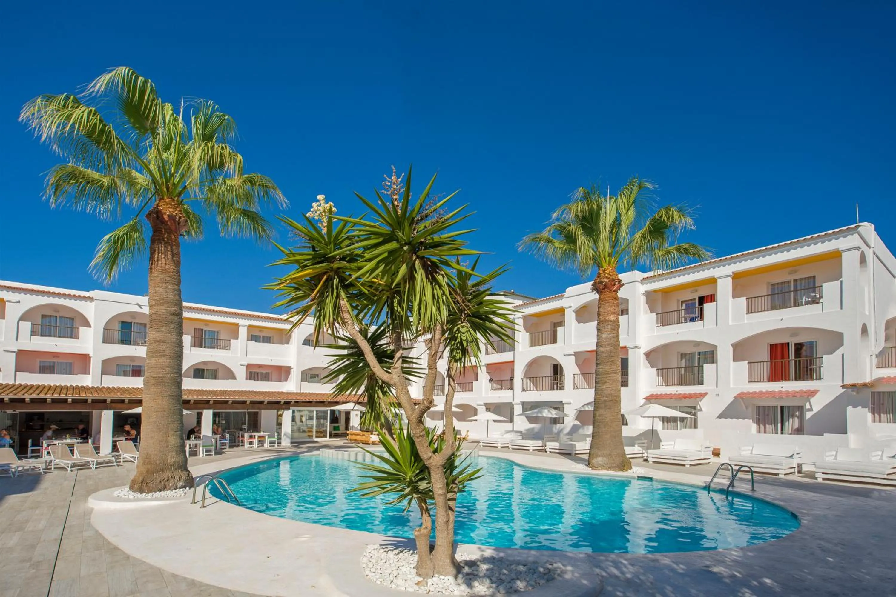 Swimming pool in Hotel Vibra Bossa Flow - Adults only