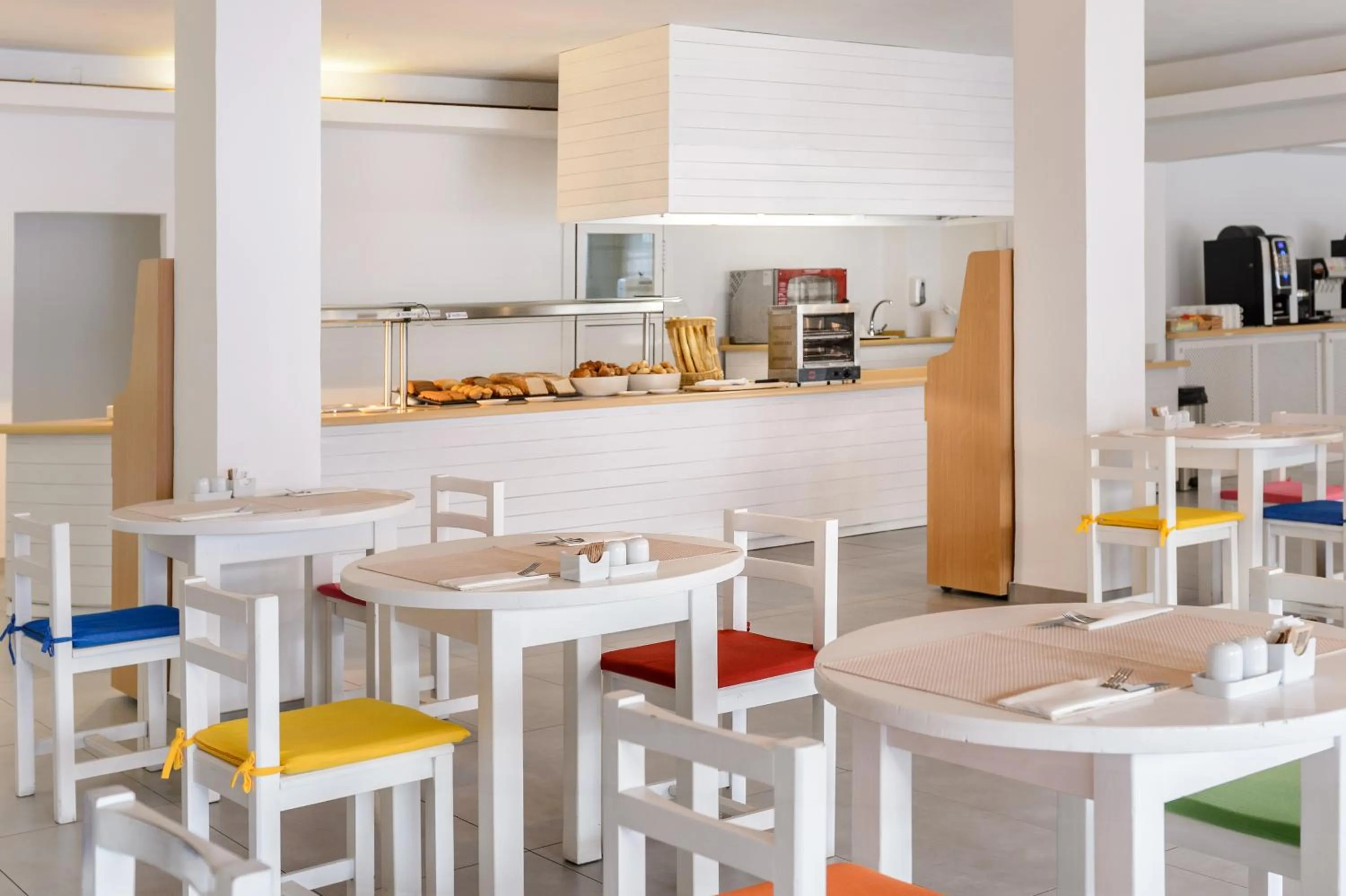 Lounge or bar in Hotel Vibra Bossa Flow - Adults only