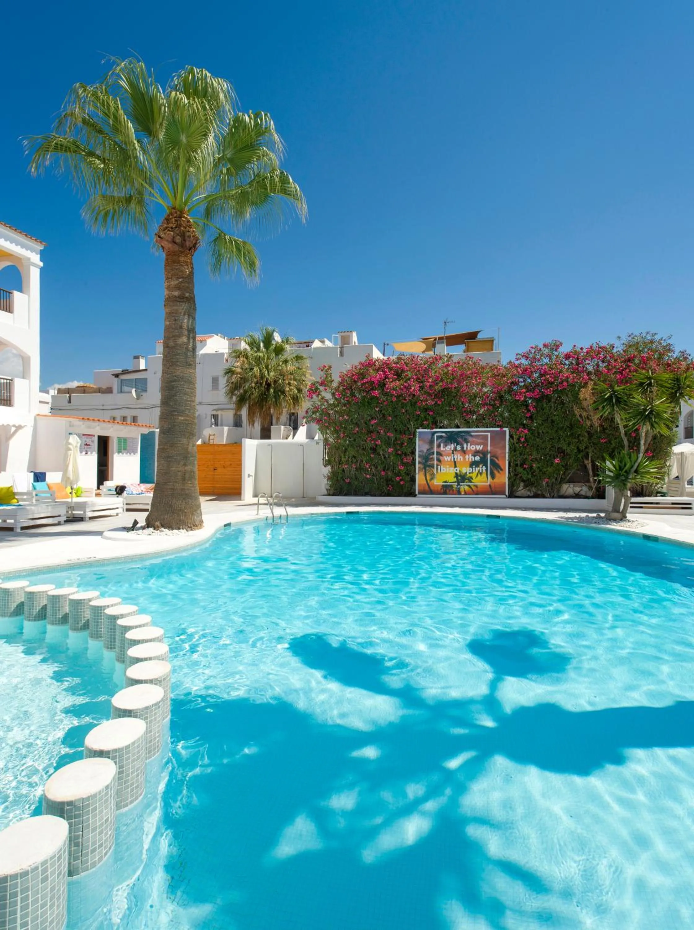 Swimming pool in Hotel Vibra Bossa Flow - Adults only