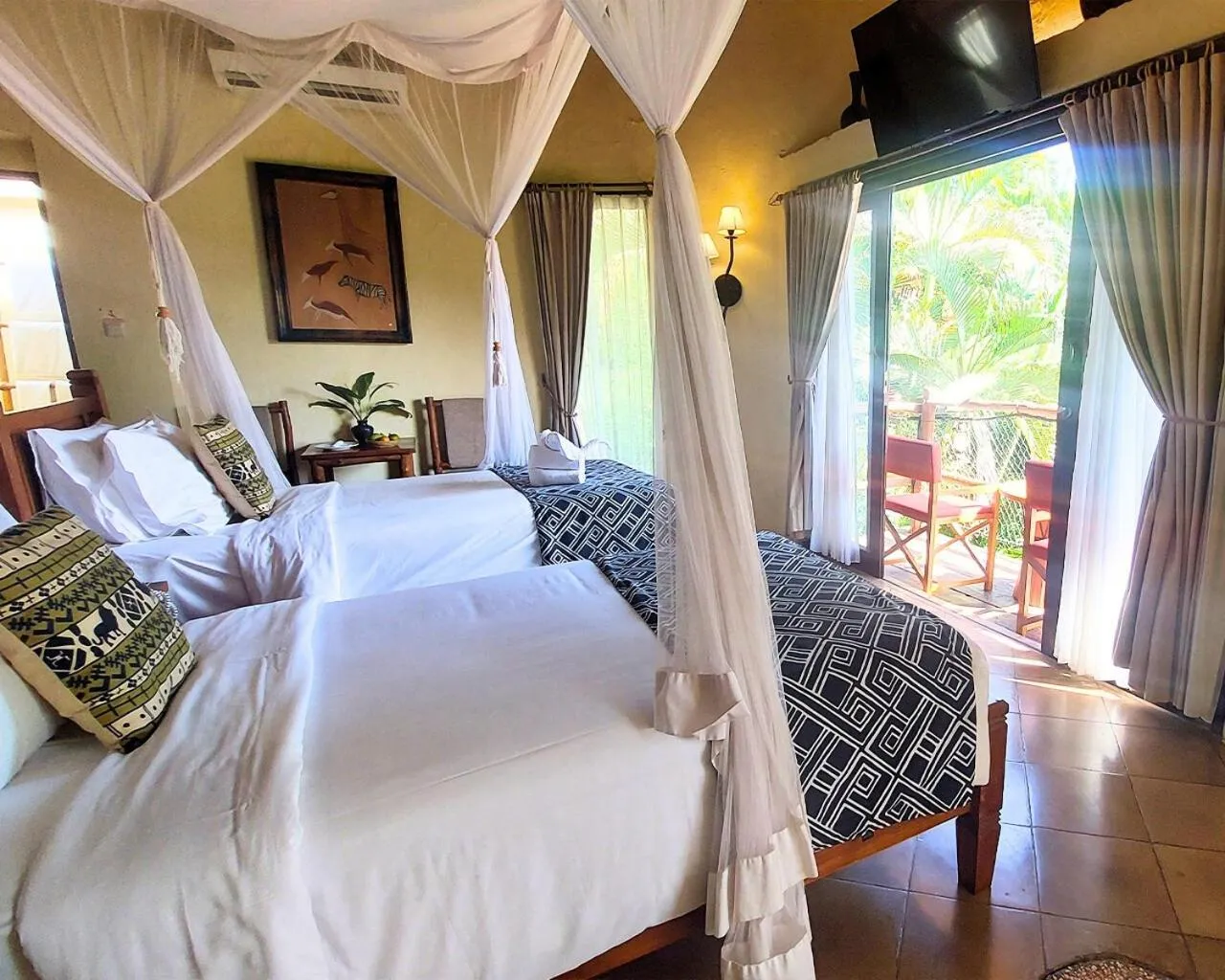 Bed in Mara River Safari Lodge Bali