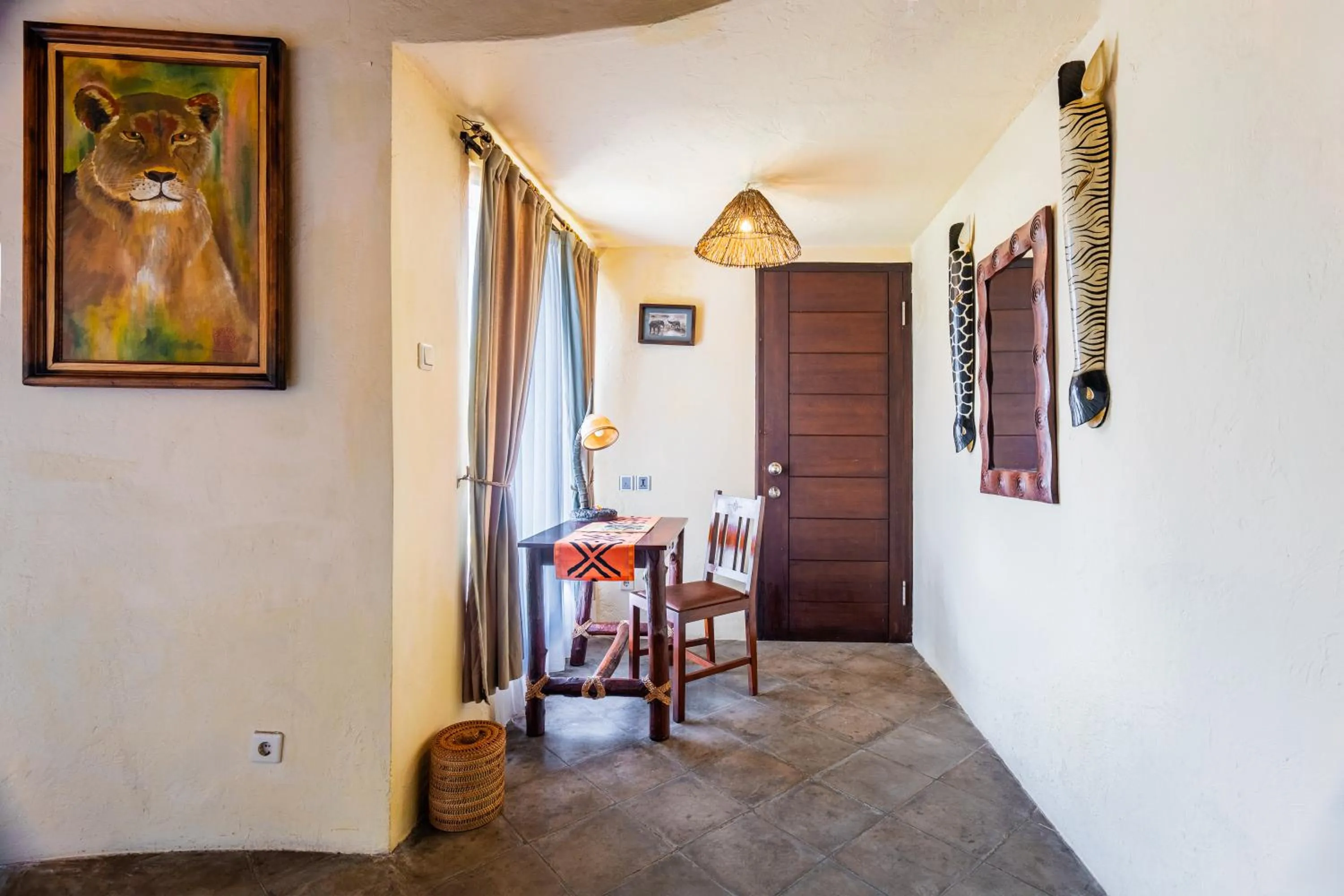 Living room in Mara River Safari Lodge Bali