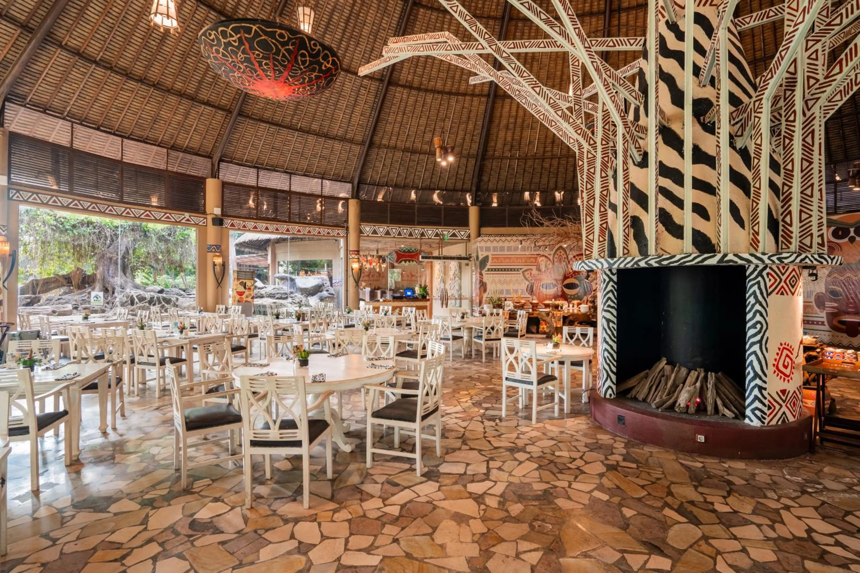 Restaurant/places to eat in Mara River Safari Lodge Bali