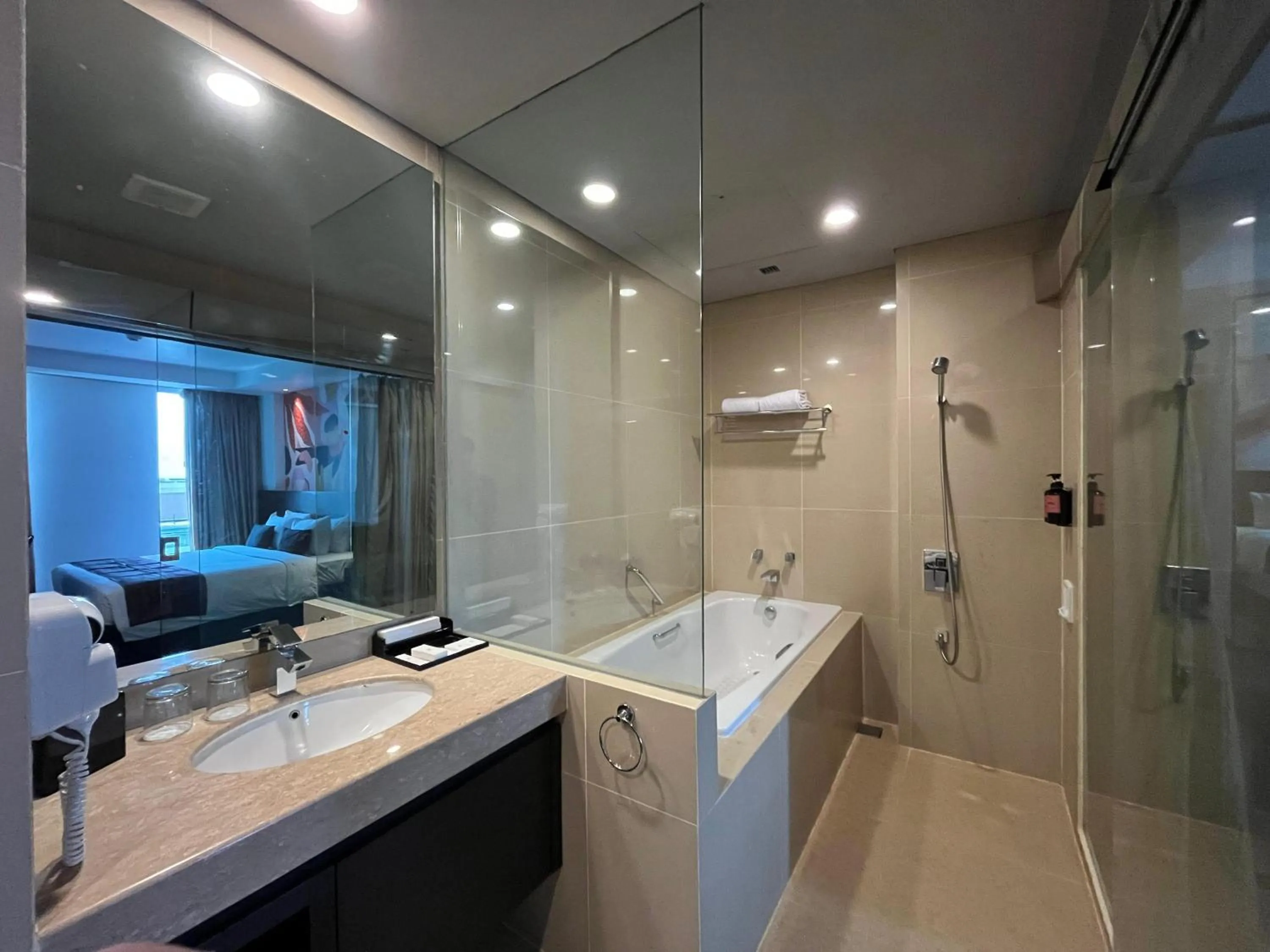 Bathroom in Akmani Hotel Jakarta
