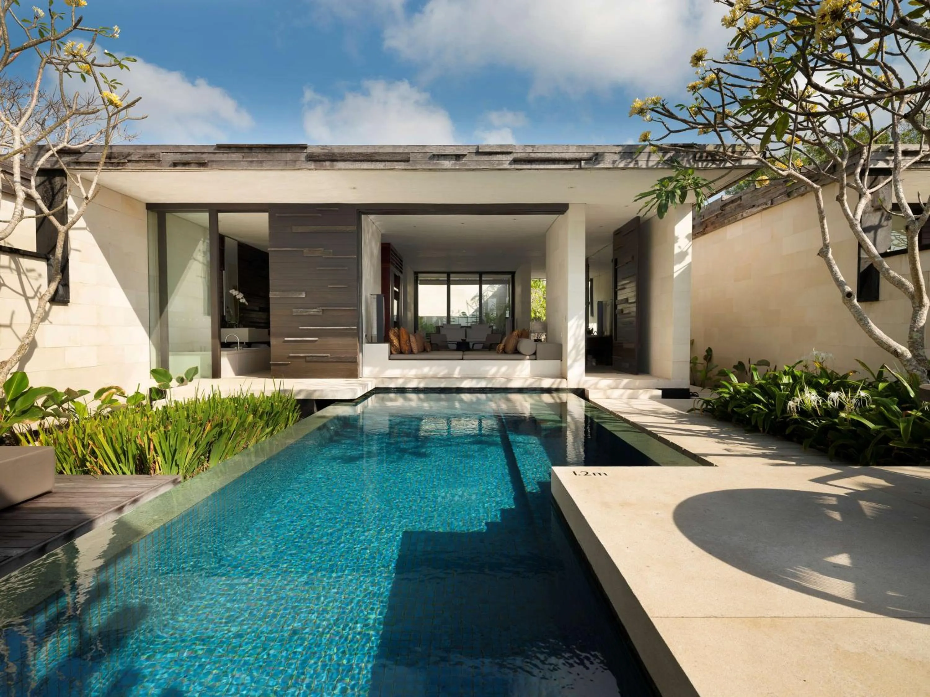Photo of the whole room in Alila Villas Uluwatu