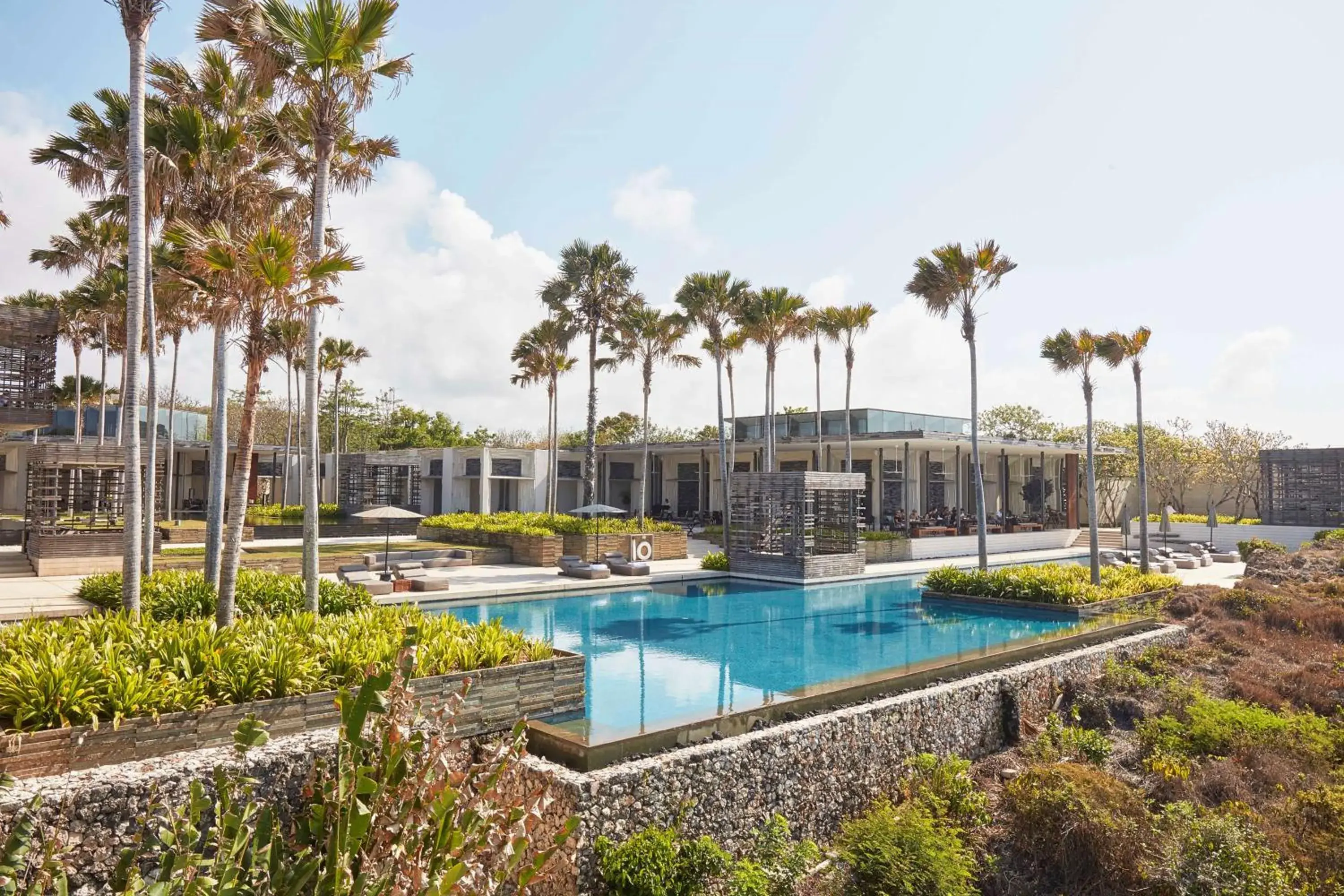 Pool view in Alila Villas Uluwatu Pool view in Alila Villas Uluwatu