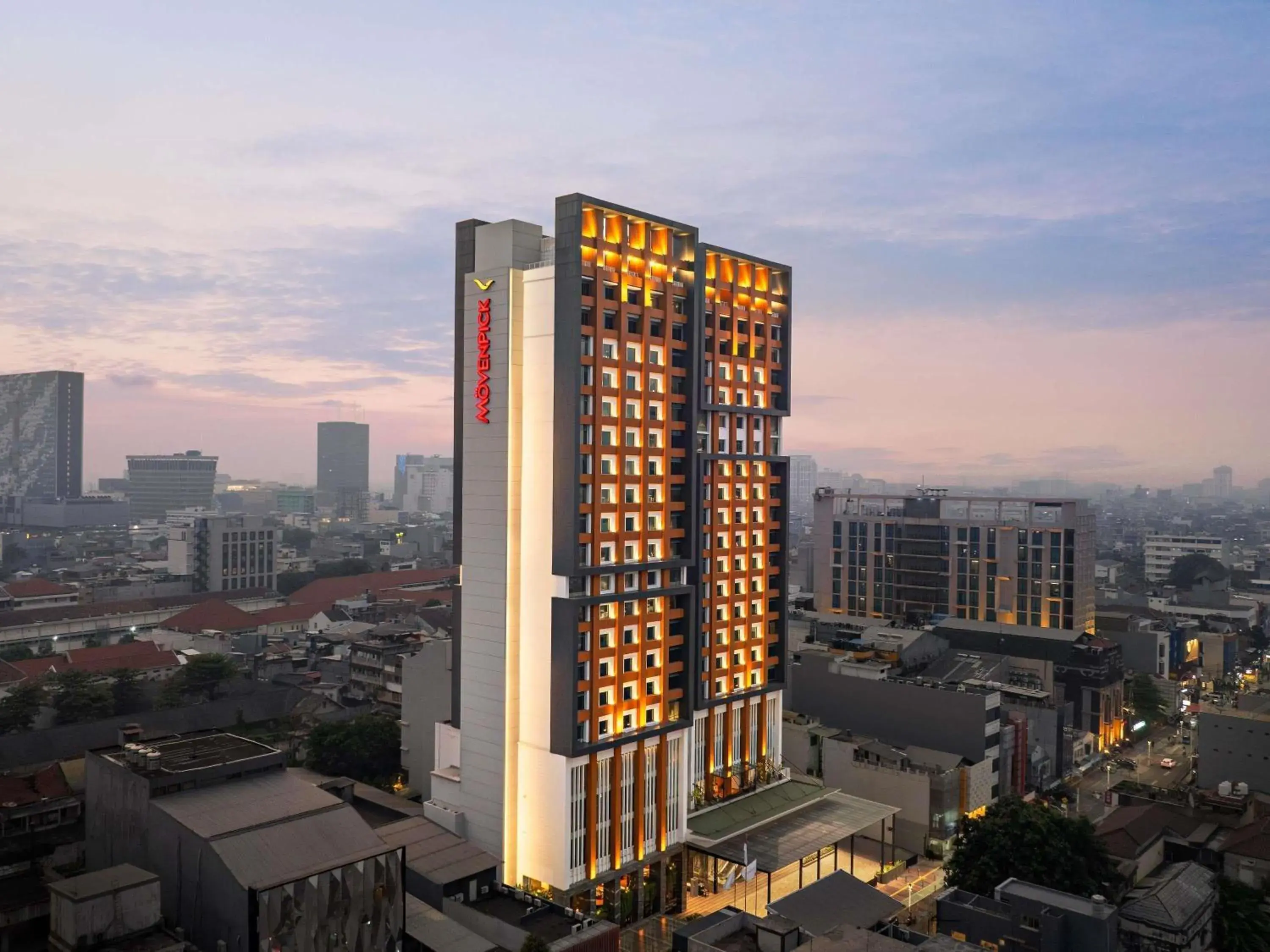 Property building in Mövenpick Hotel Jakarta City Centre Property building in Mövenpick Hotel Jakarta City Centre