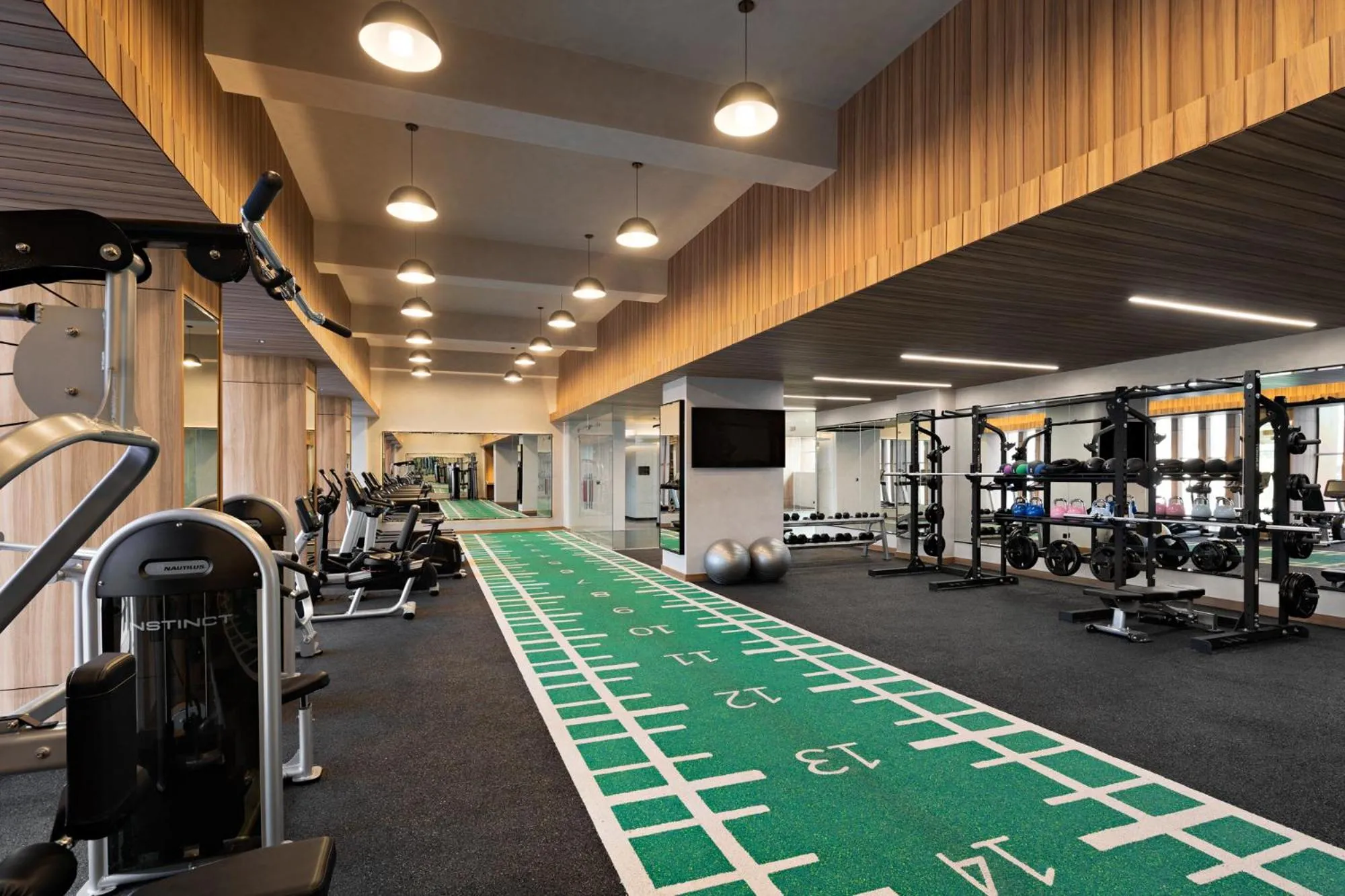 Fitness centre/facilities in Mövenpick Hotel Jakarta City Centre