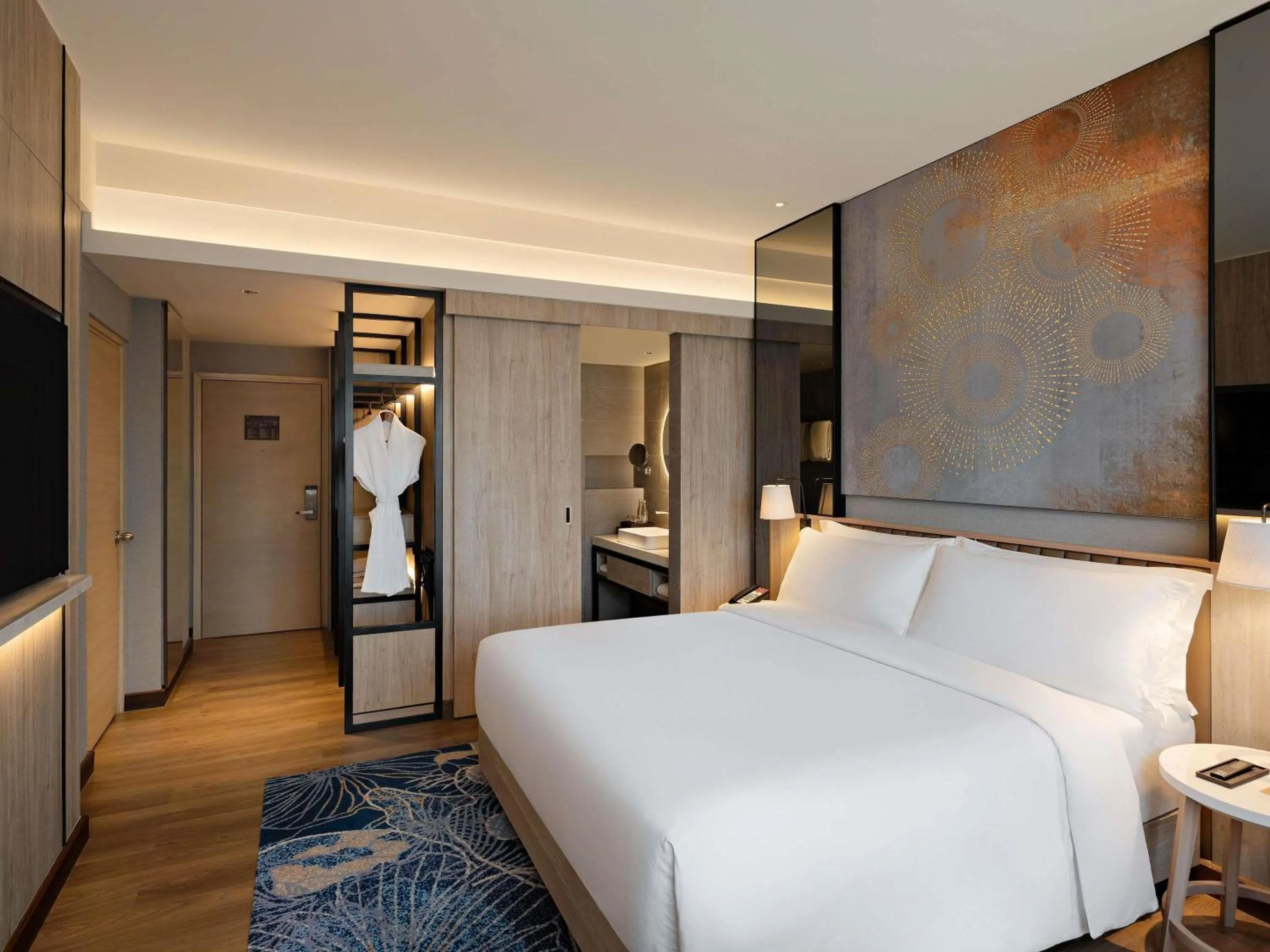 Bedroom, Bed in Mövenpick Hotel Jakarta City Centre