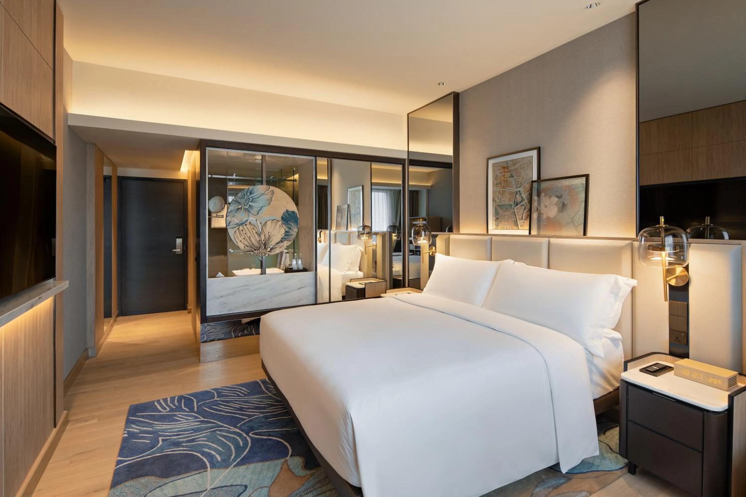 Bed in Mövenpick Hotel Jakarta City Centre