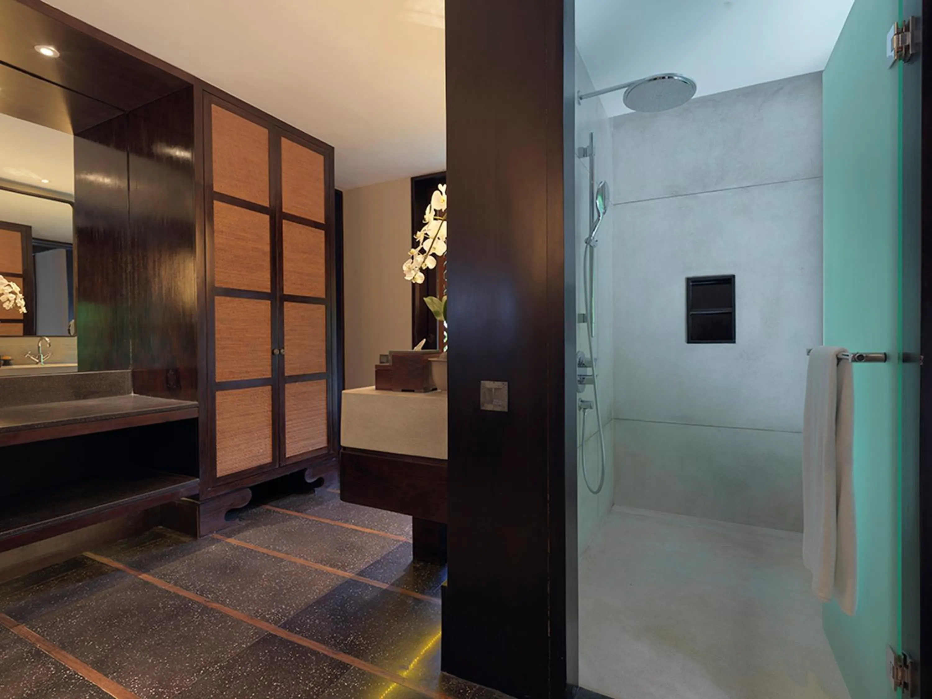 Shower in The Legian Seminyak, Bali