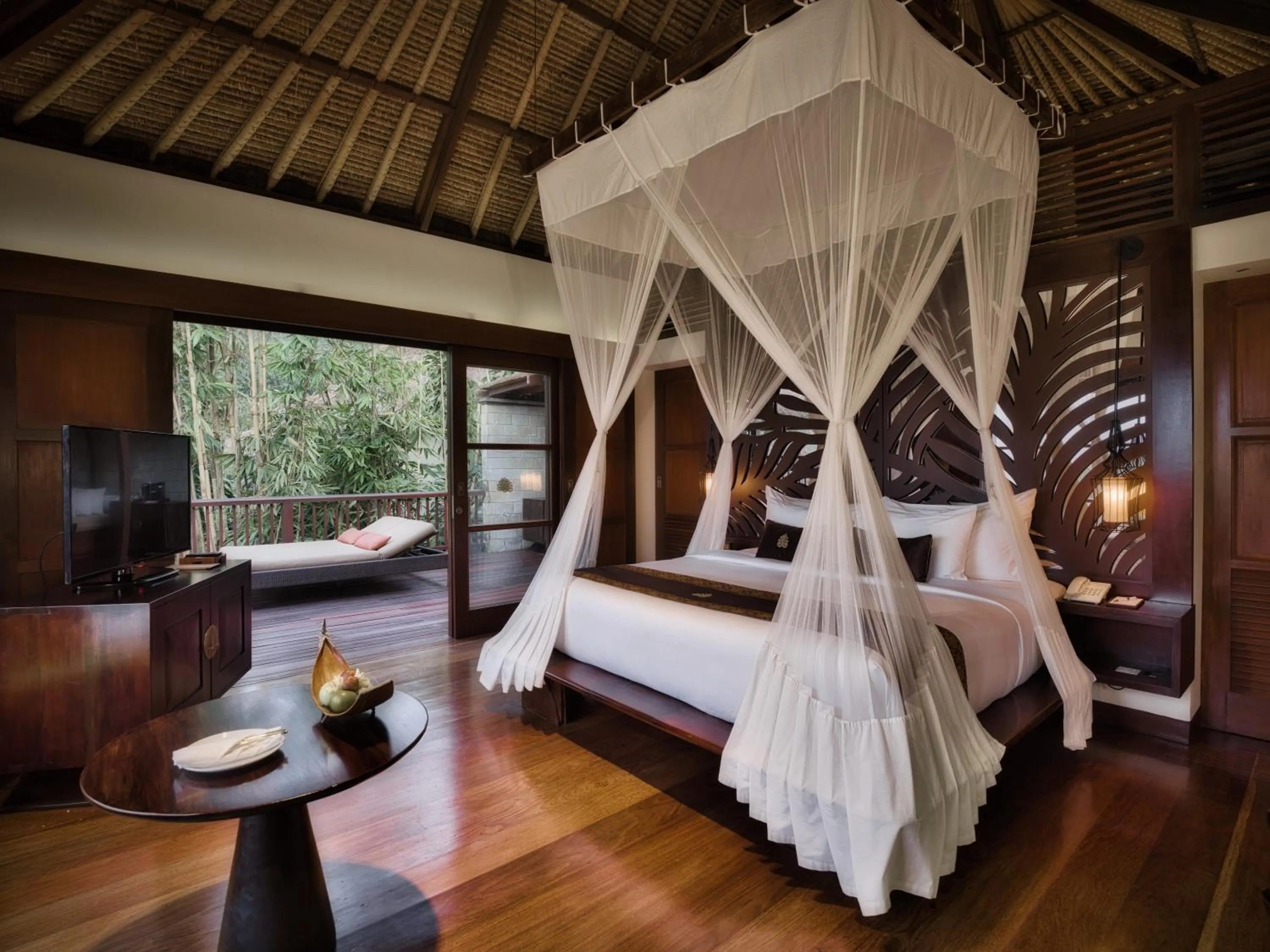 Bedroom, Bed in Hanging Gardens of Bali