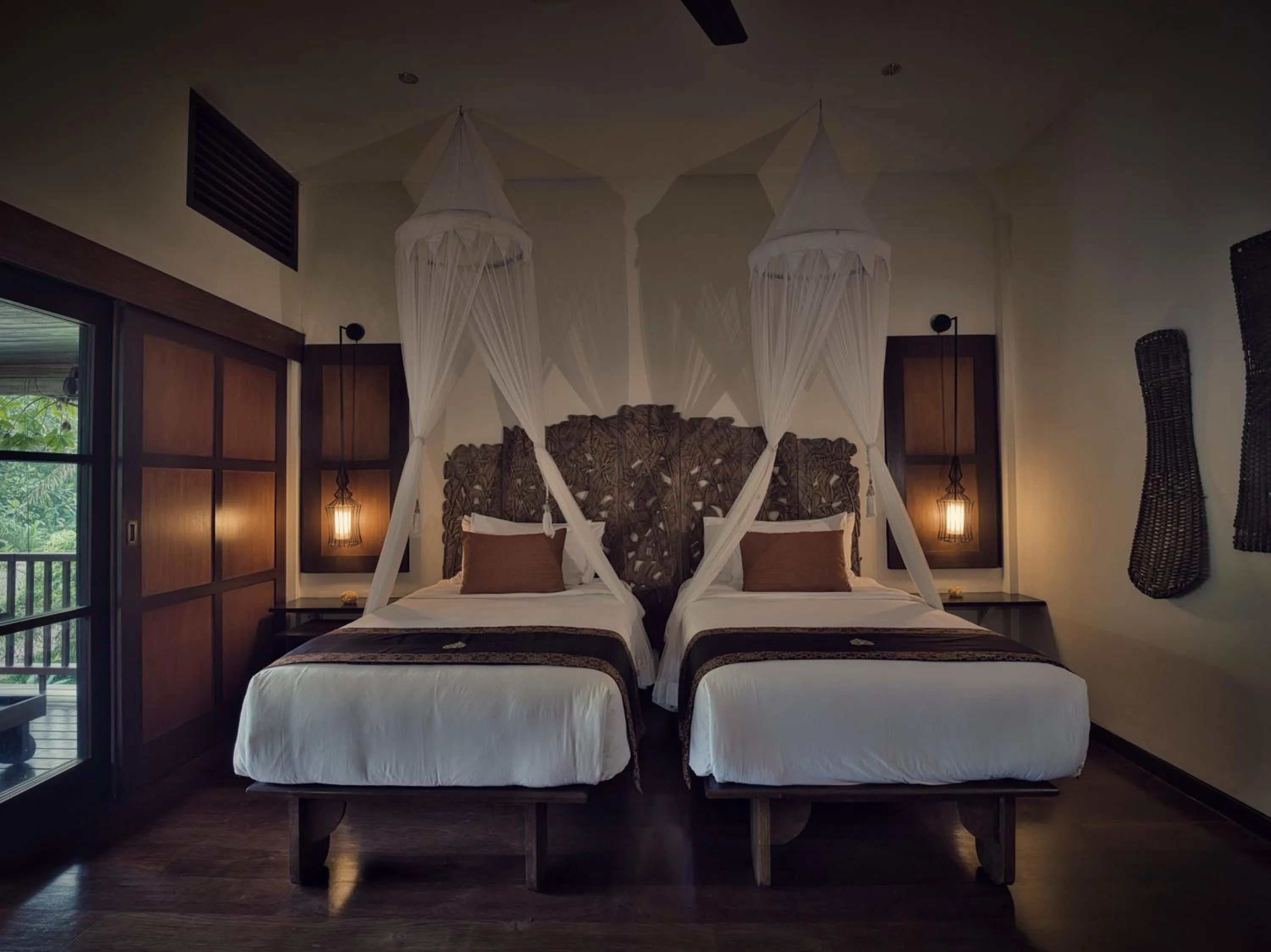 Bedroom, Bed in Hanging Gardens of Bali